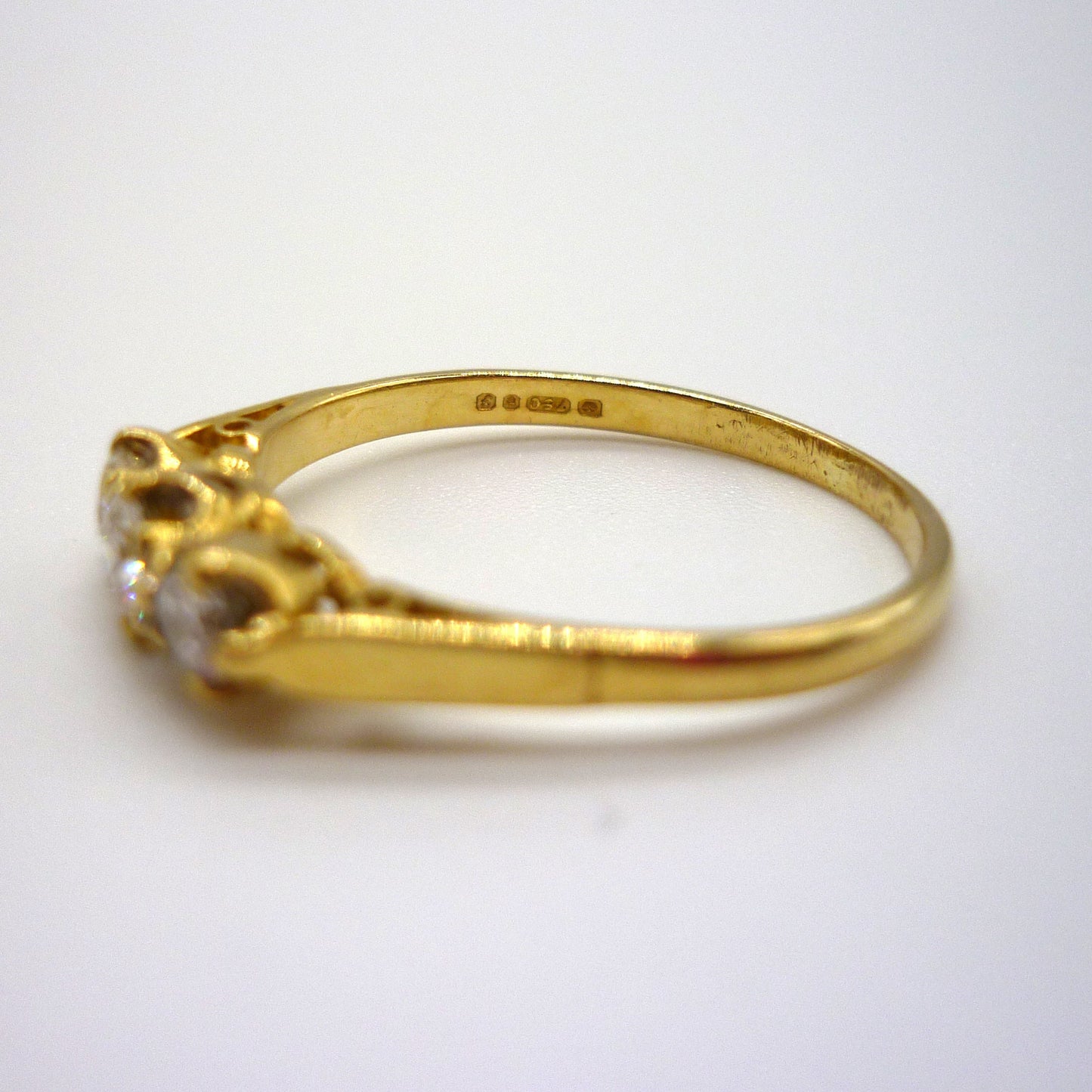 18k Yellow Gold 3 Stone 0.2ct Diamond Ring Size 6.25