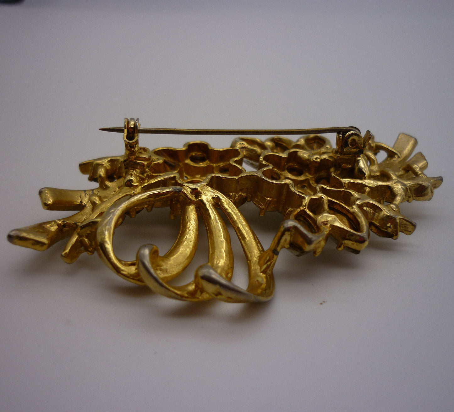 Large Vintage Rhinestone Gold Tone Flower Brooch