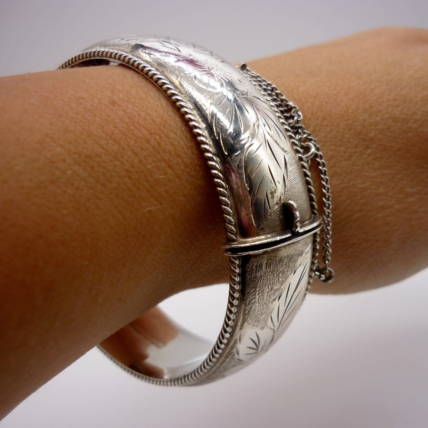 Vintage Hinged Silver Bangle
