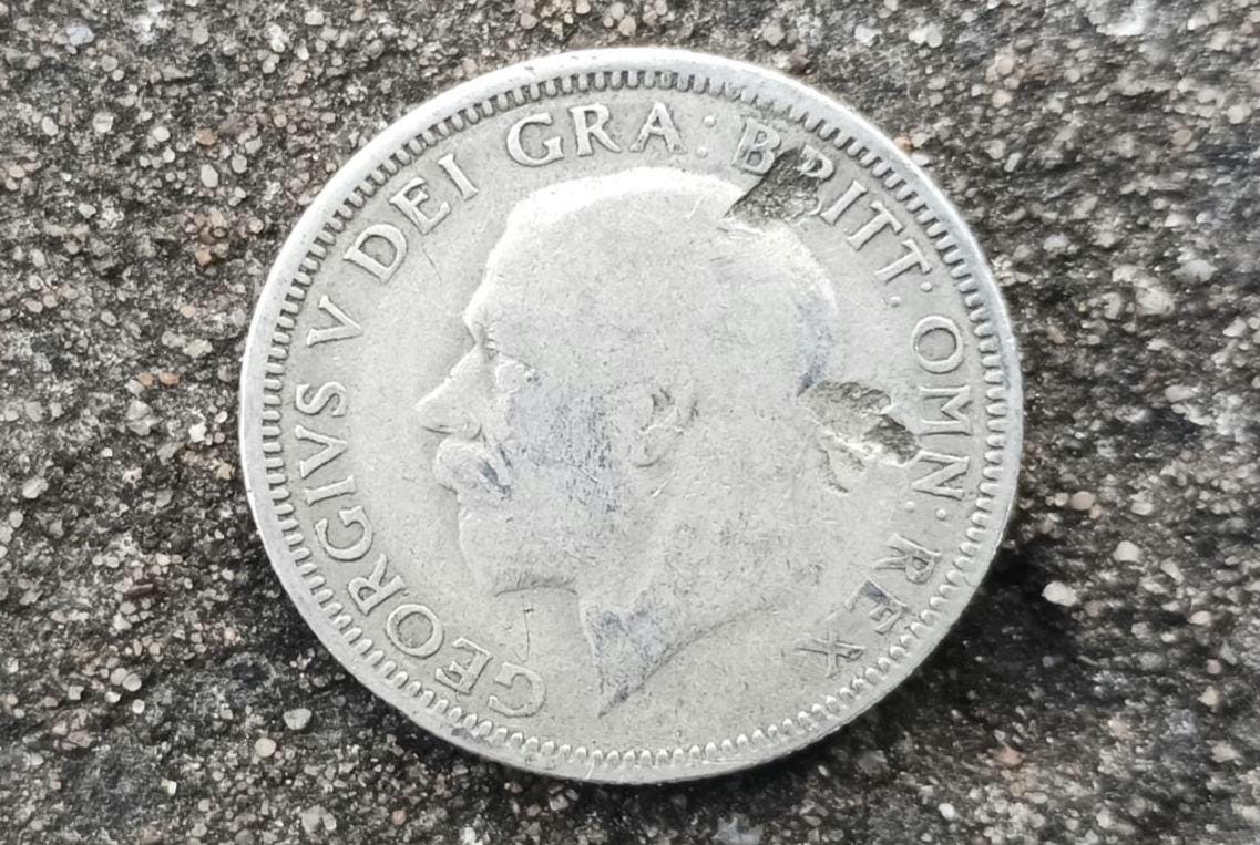 1928 King George V Silver Shilling Coin: British Currency