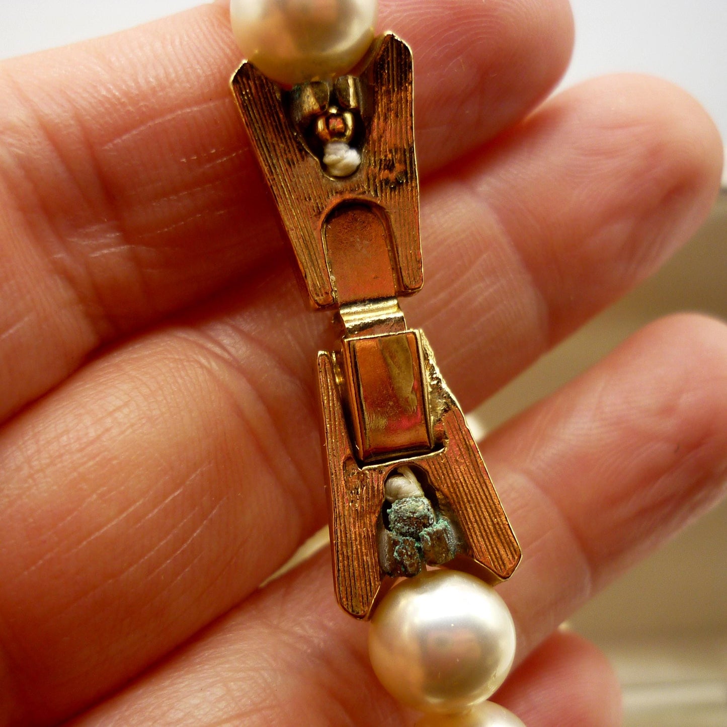 Vintage Dicini Pearl Necklace with Gold Plated Diamante Clasp in Presentation Box