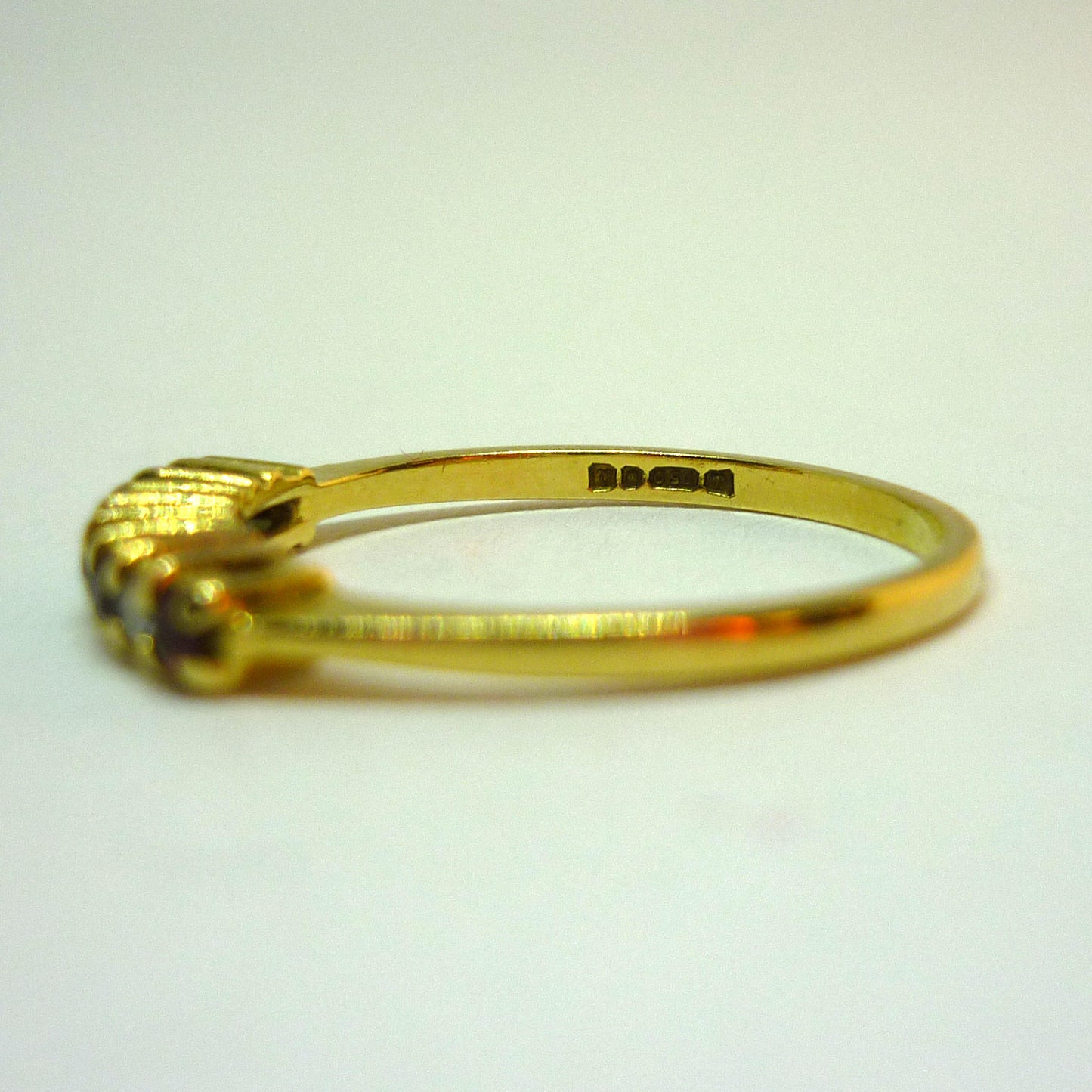 Vintage 18k Gold Ruby & Diamond Ring - Size 5.5