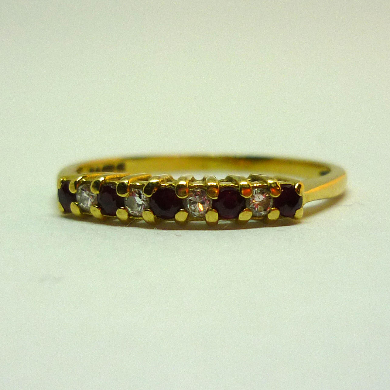 Vintage 18k Gold Ruby & Diamond Ring - Size 5.5