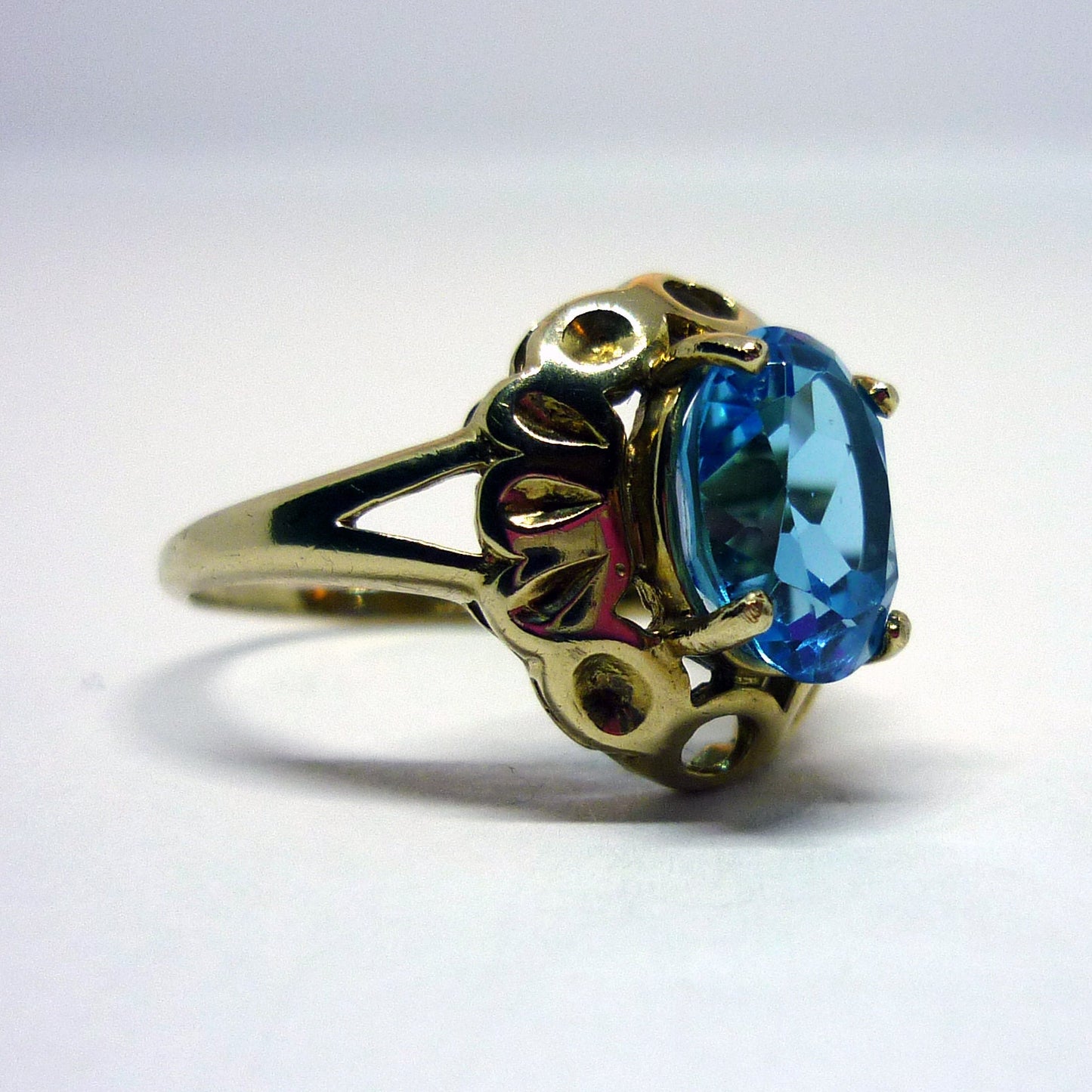 9k Gold Blue Topaz Ring: Filigree Statement Ring, Size 6.25