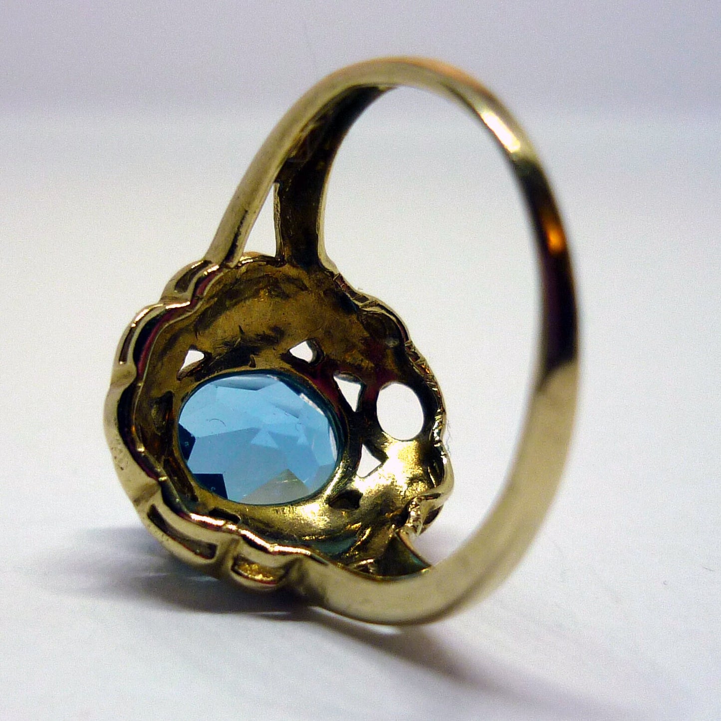 9k Gold Blue Topaz Ring: Filigree Statement Ring, Size 6.25