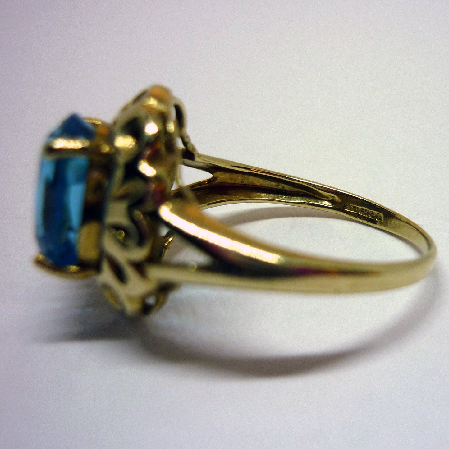 9k Gold Blue Topaz Ring: Filigree Statement Ring, Size 6.25