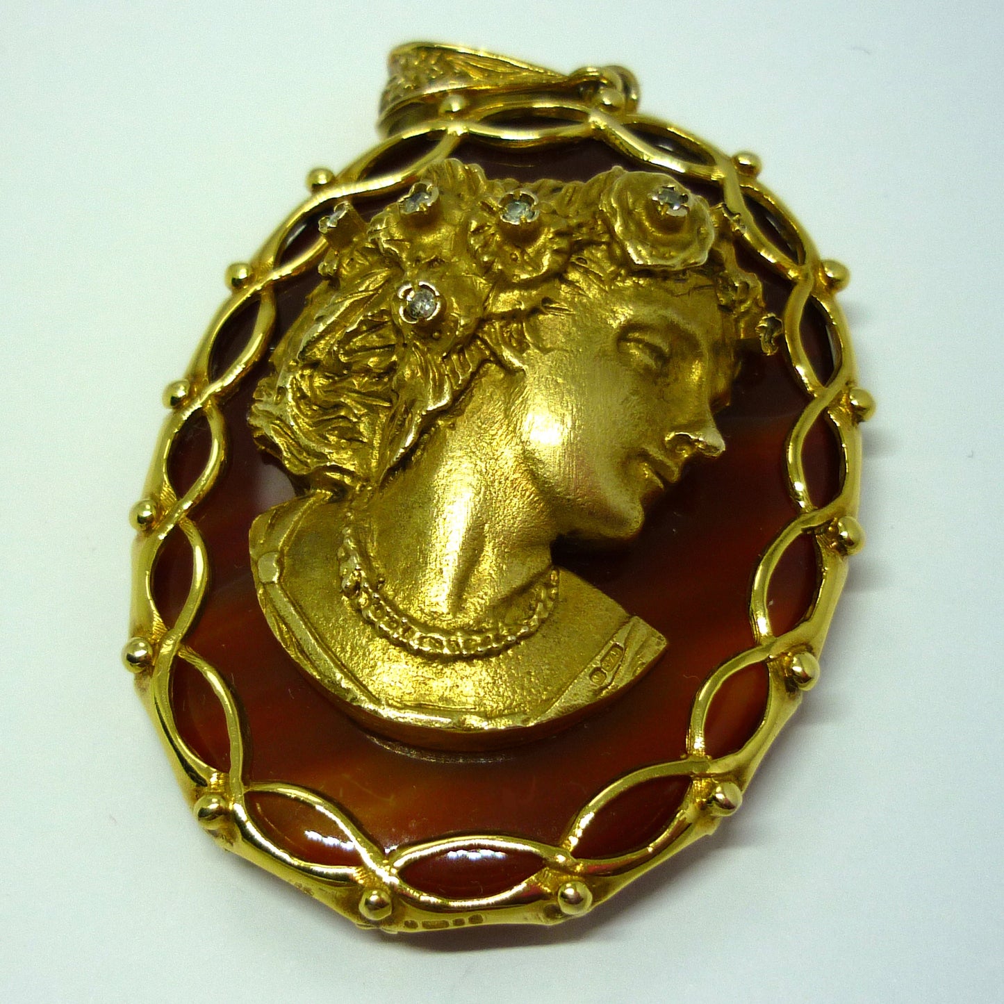 Gold & Agate Cameo Pendant
