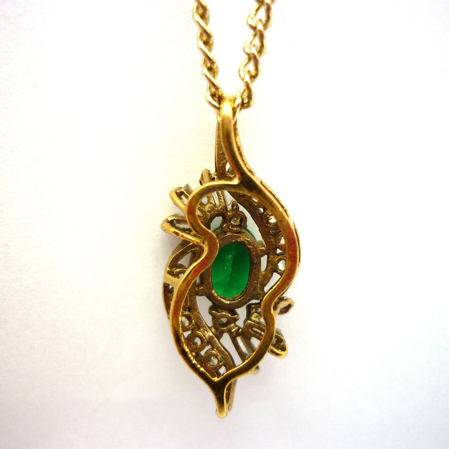 Green and White Pendant Necklace