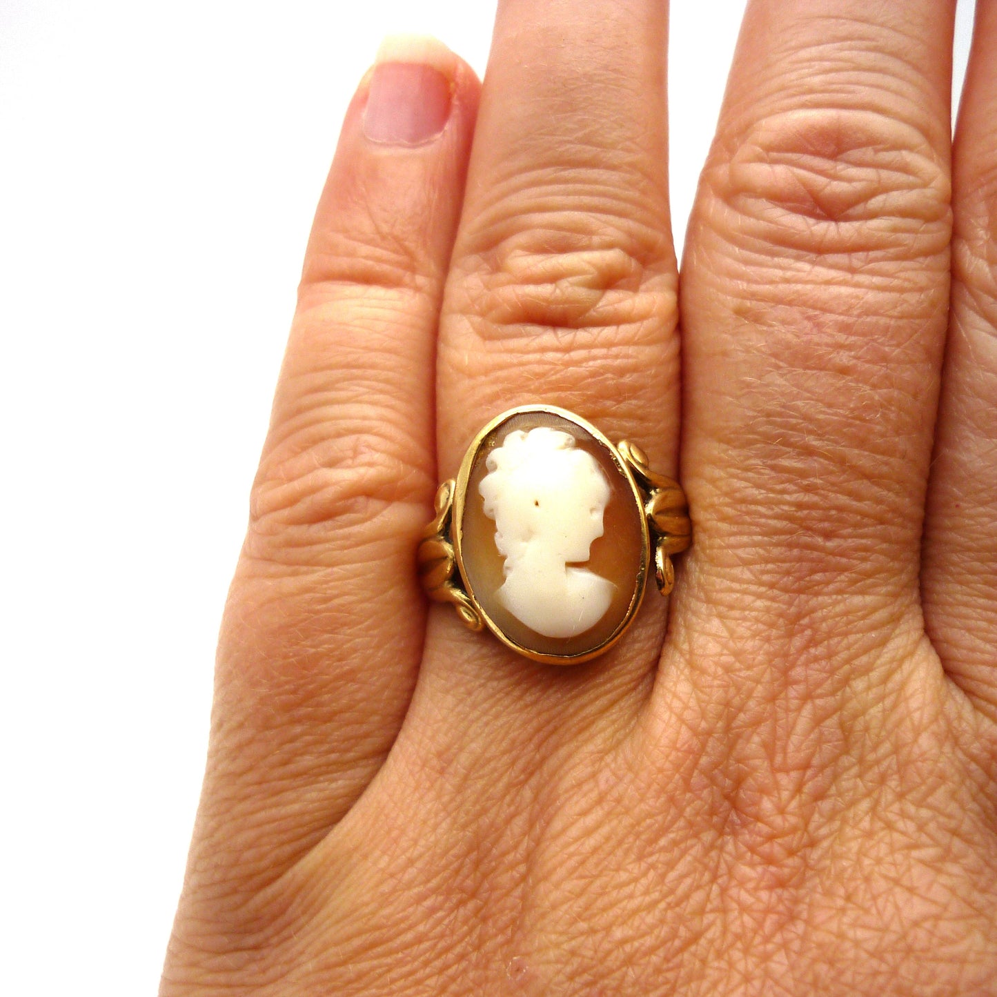 Antique Shell Cameo Ring in 9k Gold, Victorian Portrait Jewellery