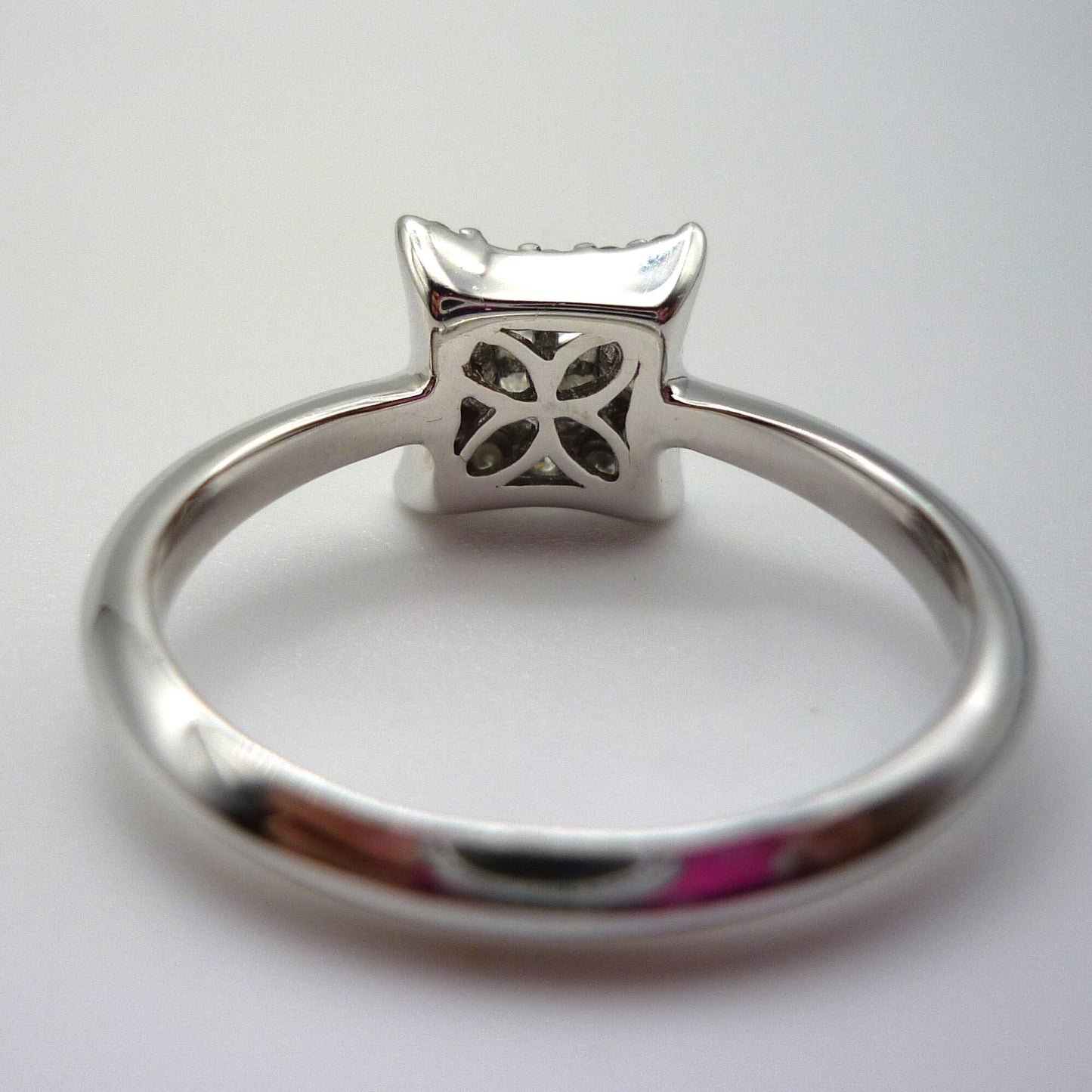 18k White Gold Square Diamond Ring with Knife Edge Band Size 5.75