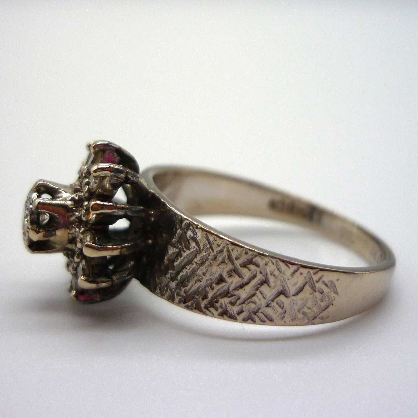 18k White Gold Diamond Cluster Ring