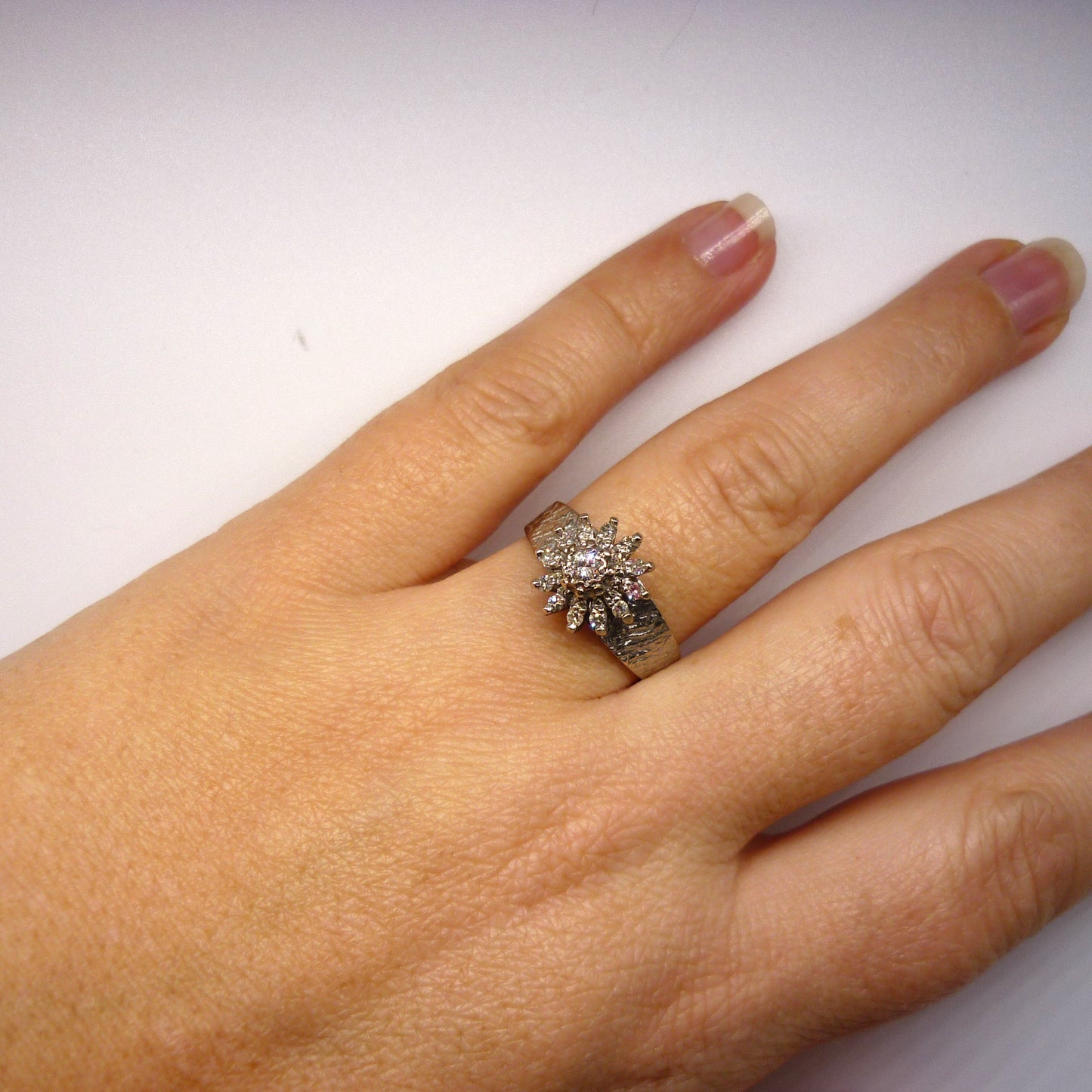 18k White Gold Diamond Cluster Ring