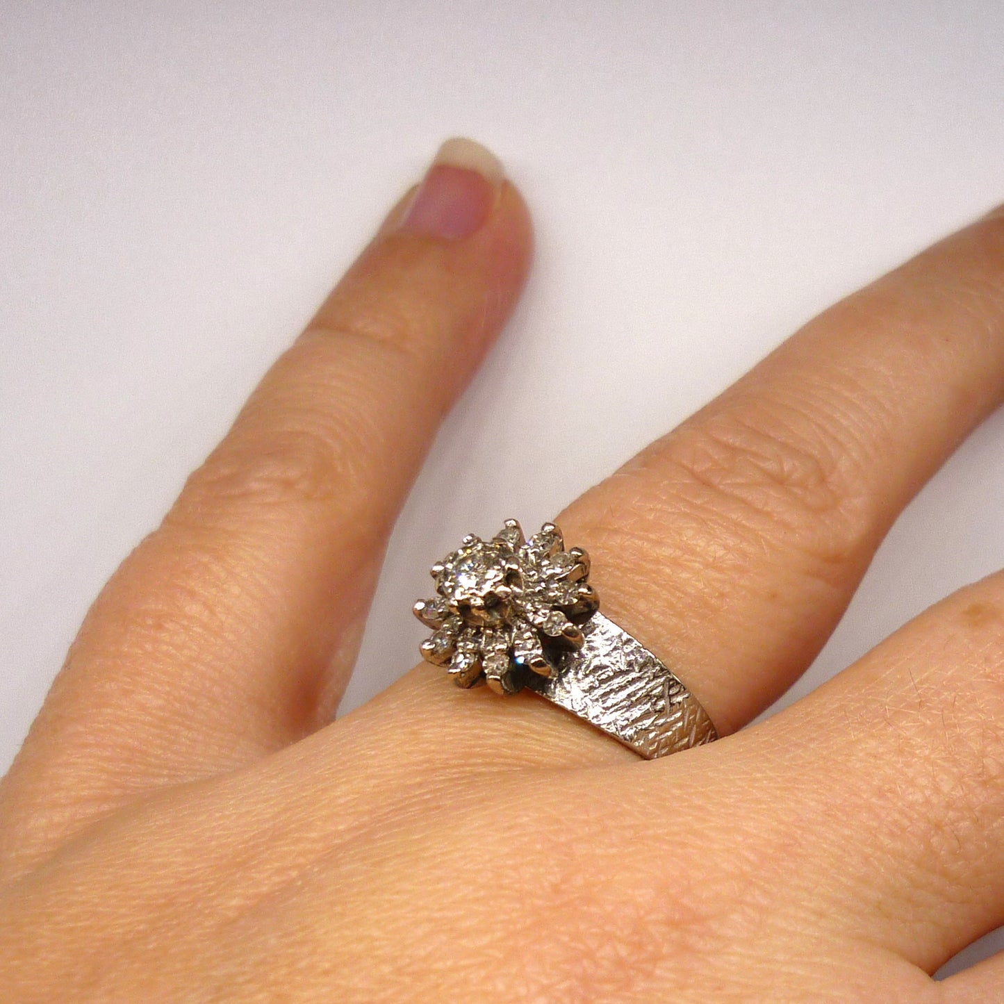 18k White Gold Diamond Cluster Ring