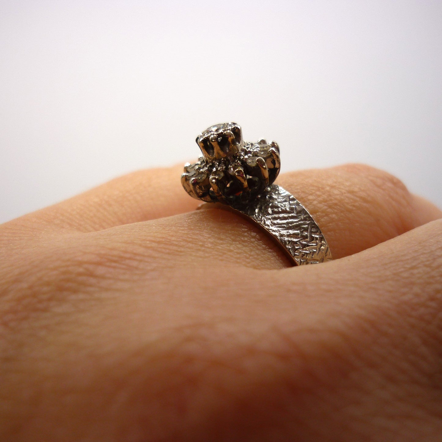 18k White Gold Diamond Cluster Ring