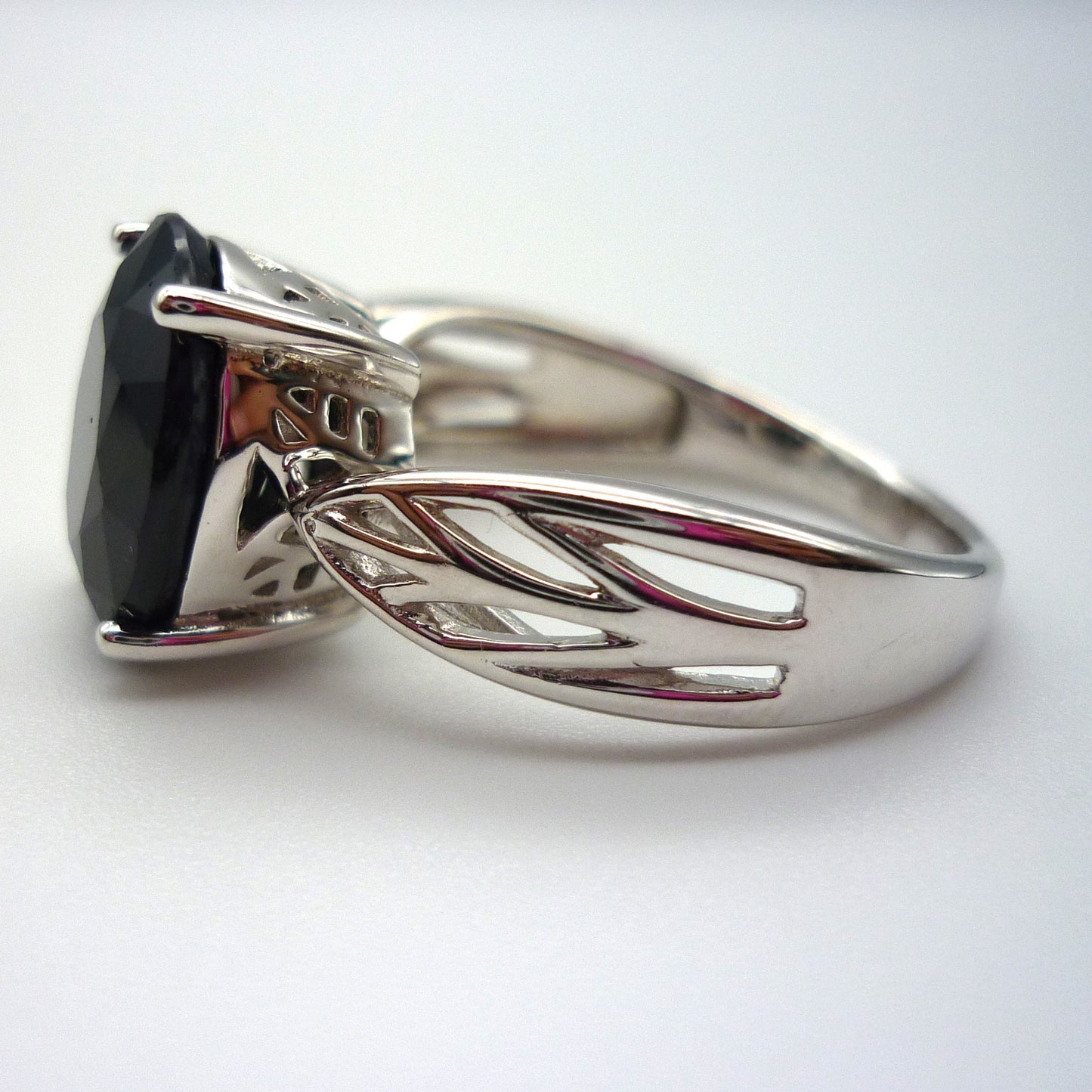 Chunky Ornate Silver Ring with Large Faceted Madagascan Sapphire Size 7.75