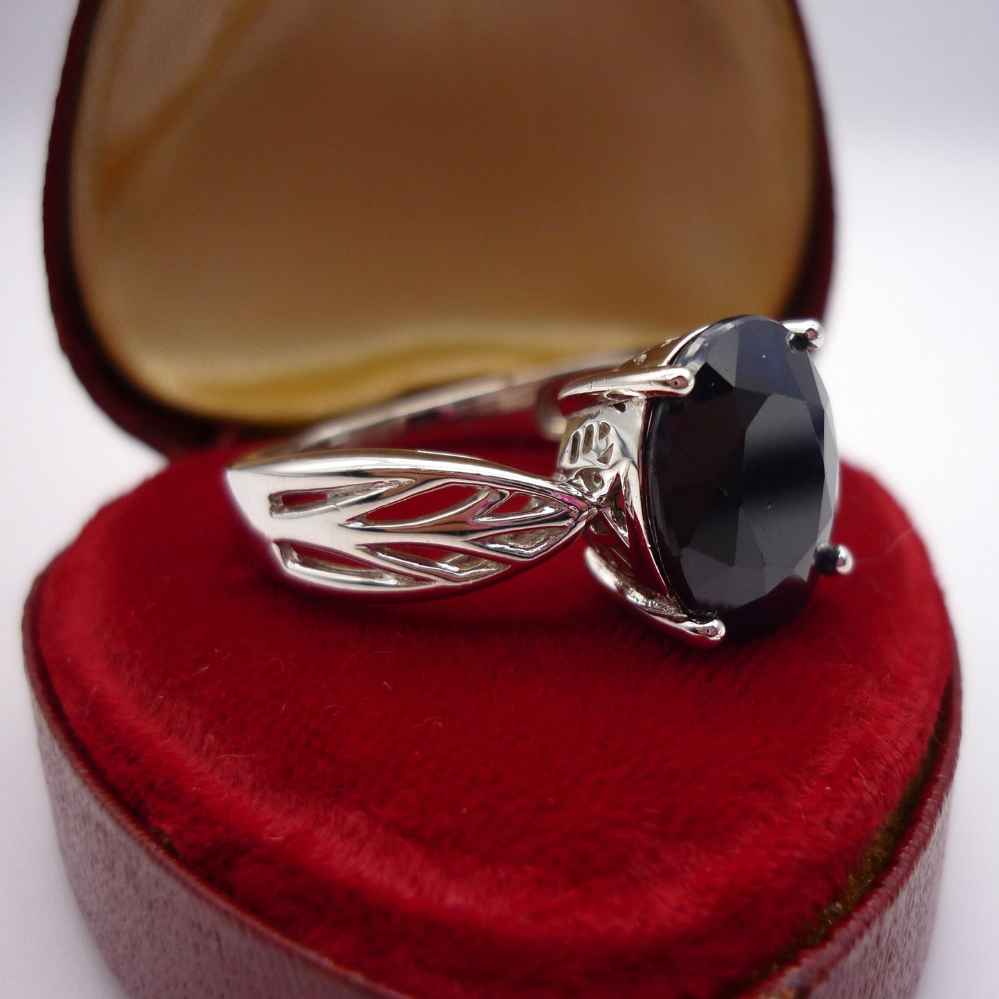 Chunky Ornate Silver Ring with Large Faceted Madagascan Sapphire Size 7.75
