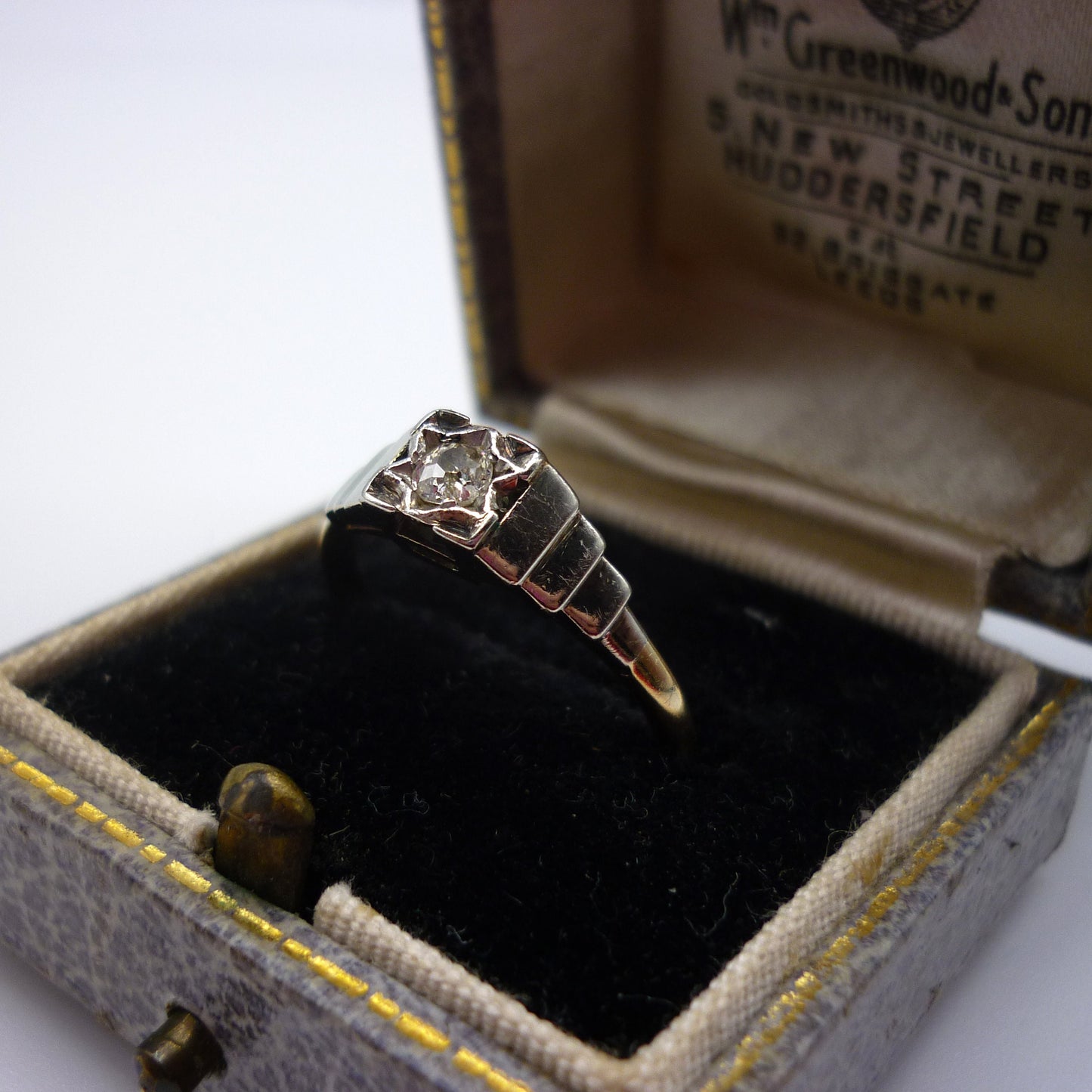 Antique Art Deco 18ct Diamond Solitaire Ring with Platinum Shoulders