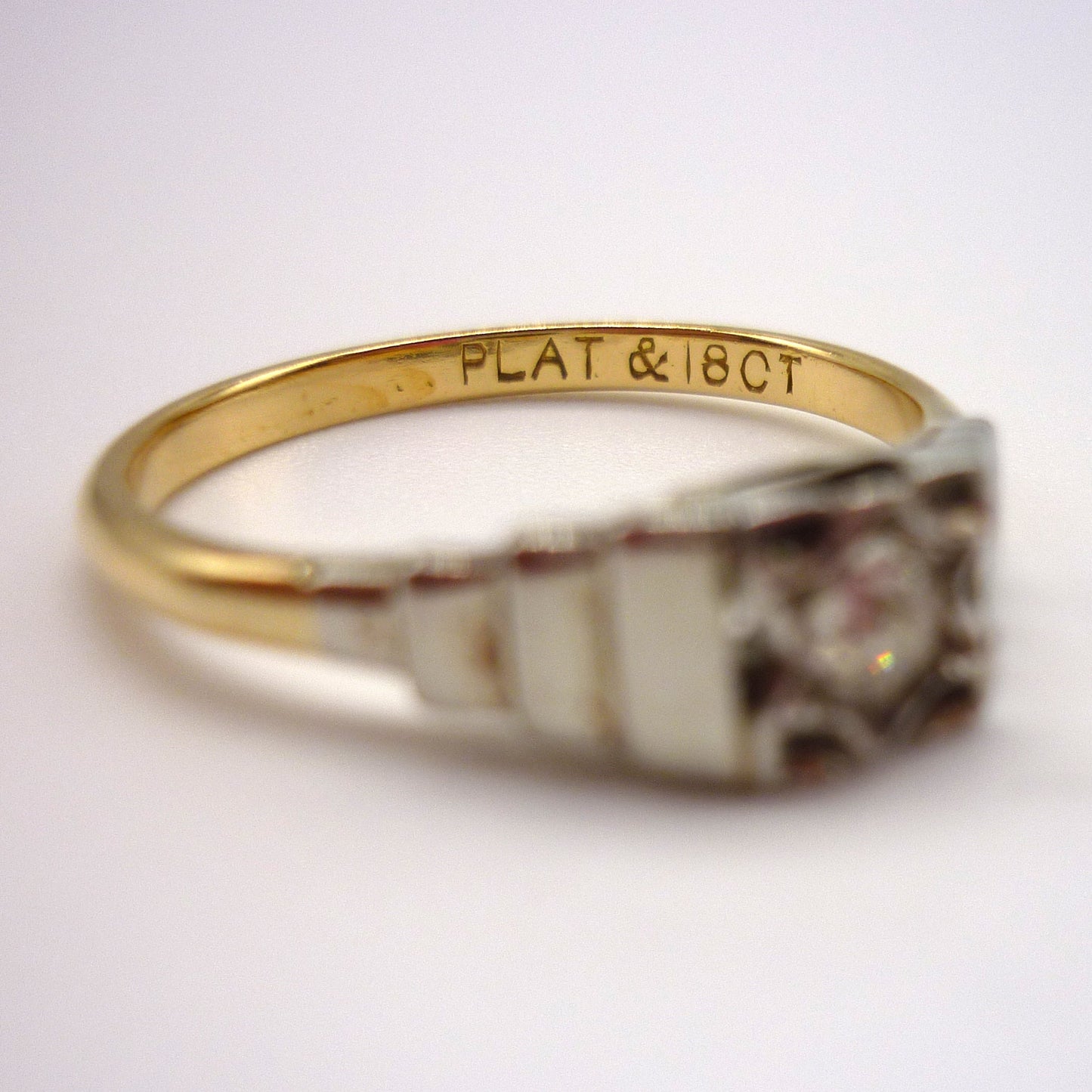 Antique Art Deco 18ct Diamond Solitaire Ring with Platinum Shoulders