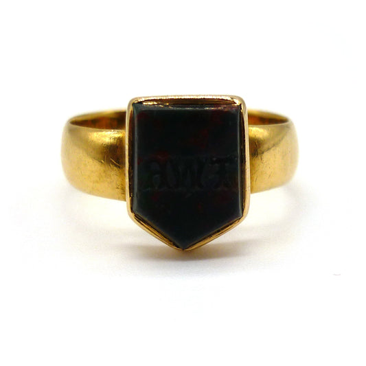 Victorian 22ct Yellow Gold Ring Set With Bloodstone Intaglio Shield Size 5.5