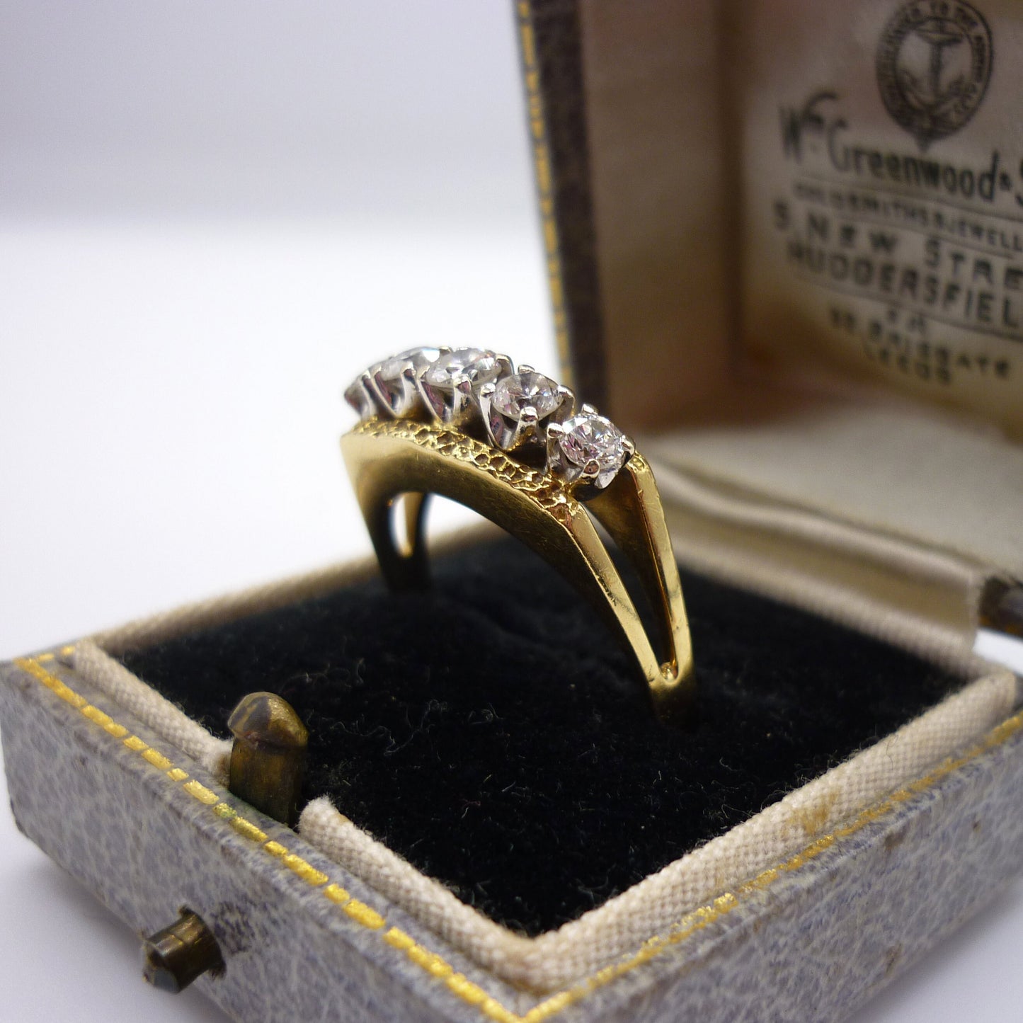 18ct 5 Diamond Split Shank Ring, Textured Gold Band Size 7