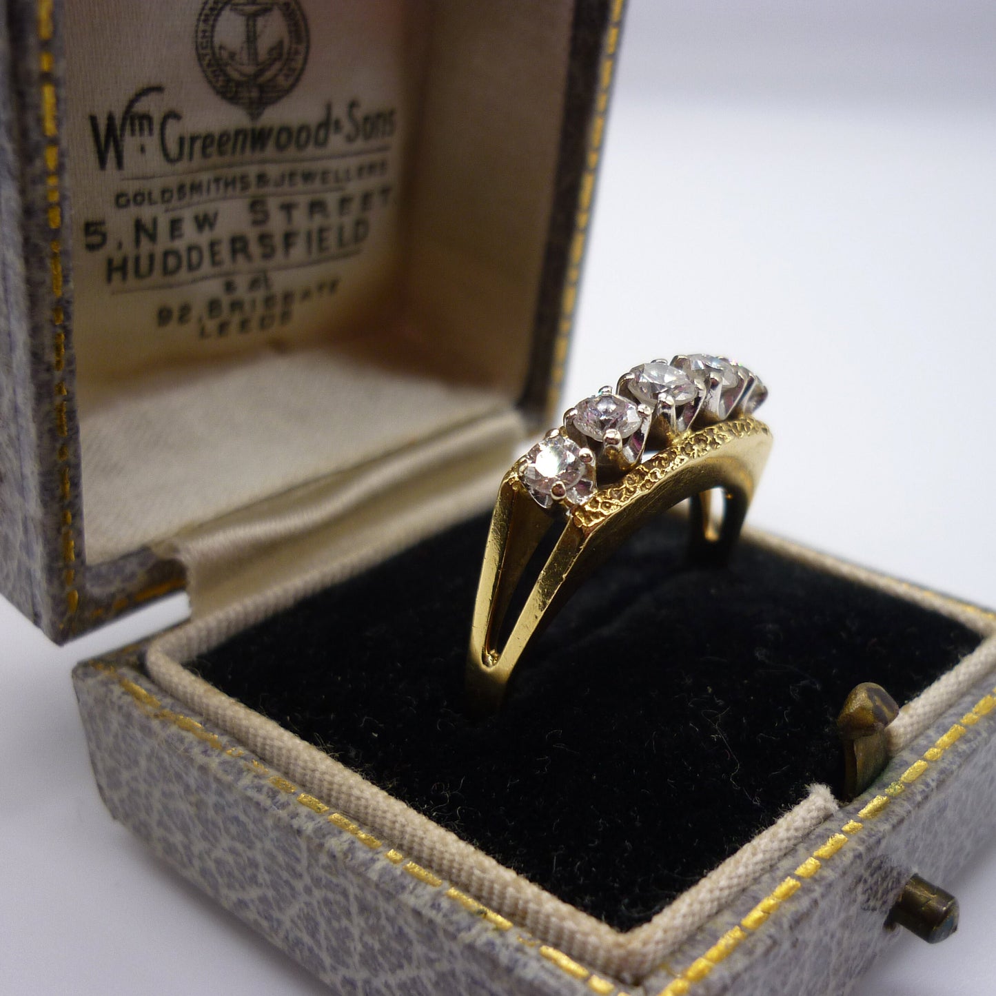 18ct 5 Diamond Split Shank Ring, Textured Gold Band Size 7