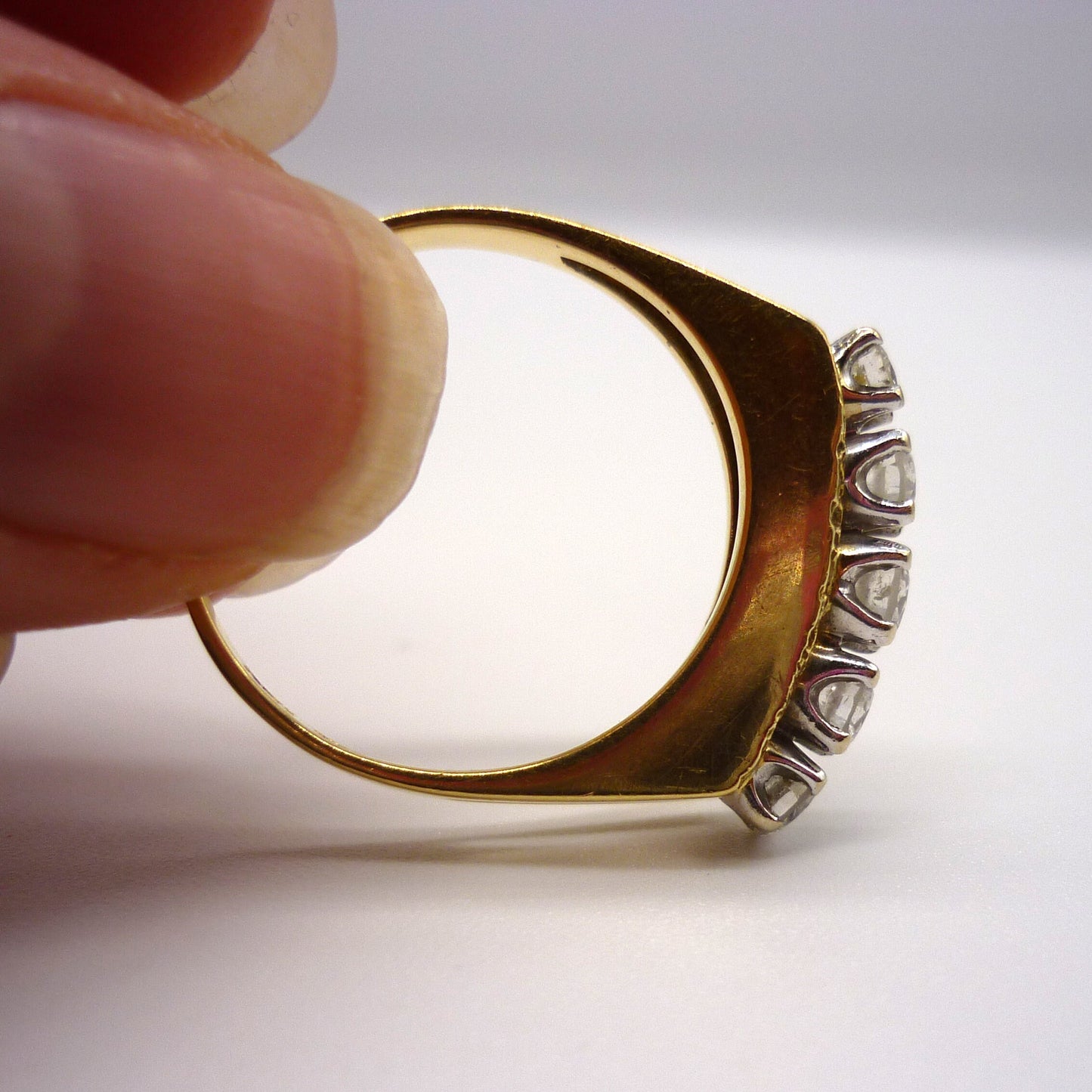 18ct 5 Diamond Split Shank Ring, Textured Gold Band Size 7