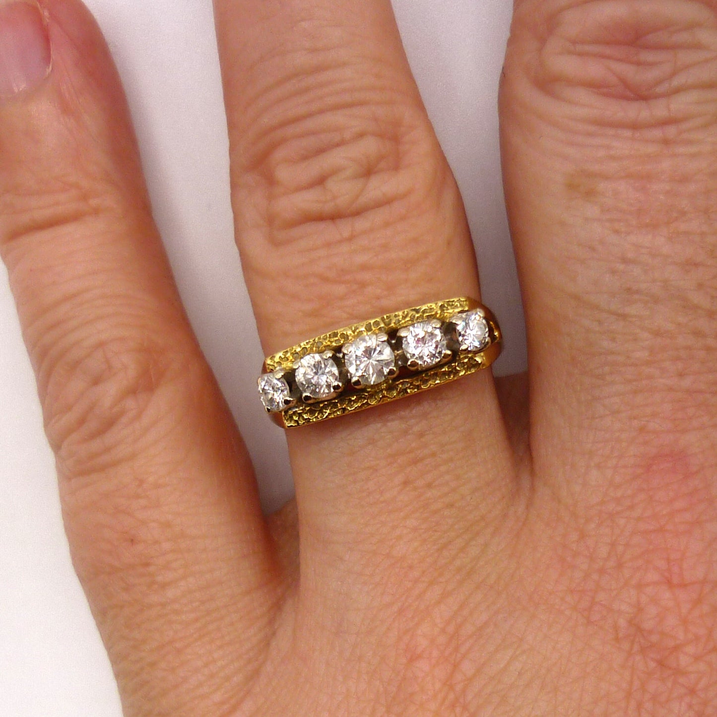 18ct 5 Diamond Split Shank Ring, Textured Gold Band Size 7