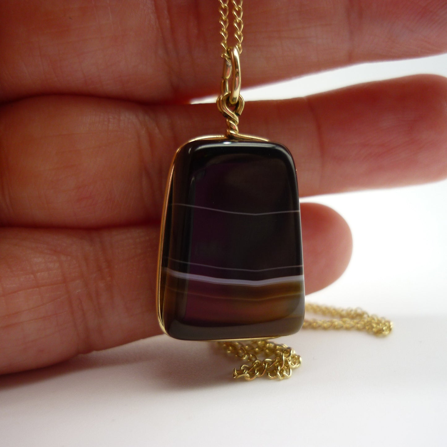Vintage Banded Agate Pendant on 9ct Gold Curb Chain
