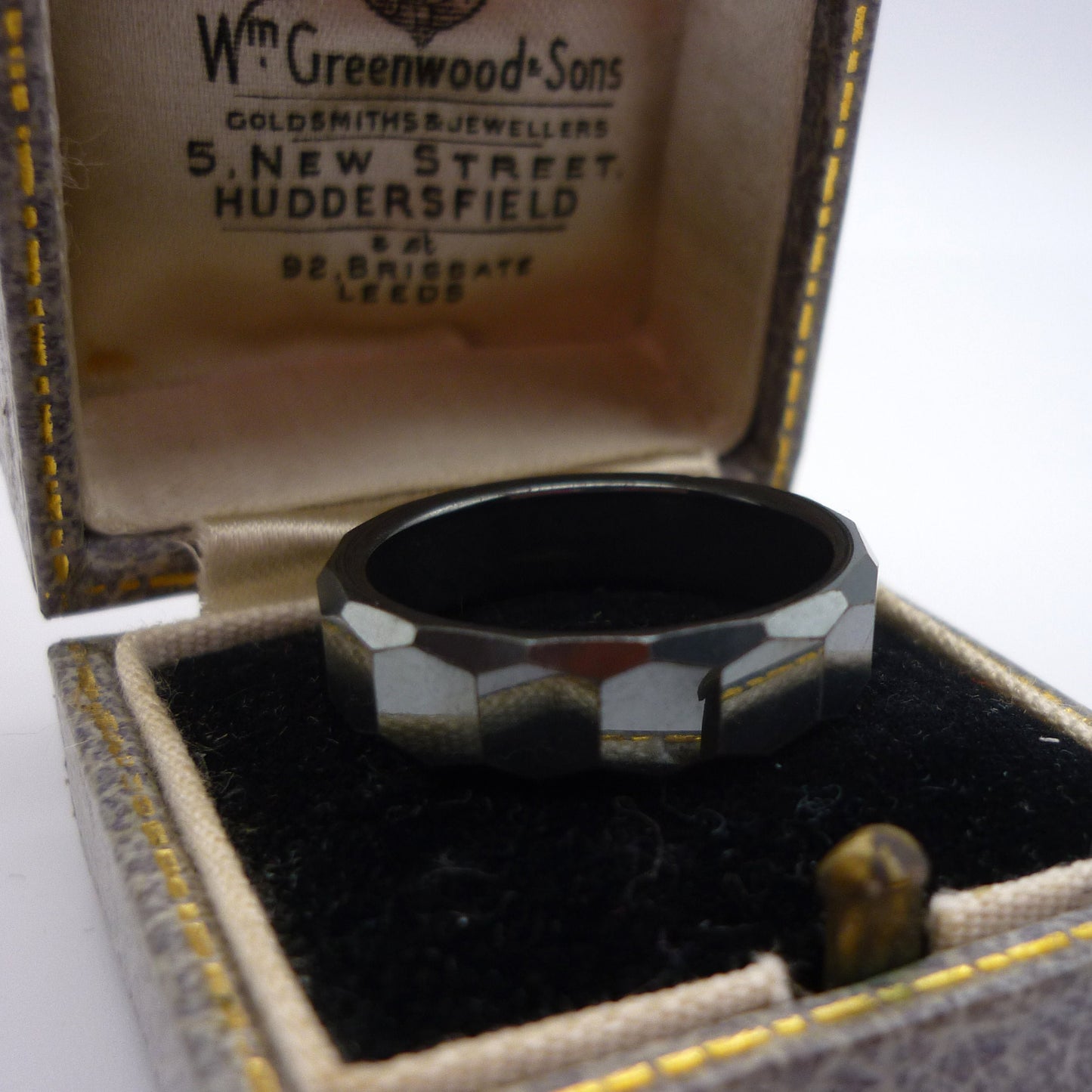 Vintage Black Ceramic Band Size 7.75