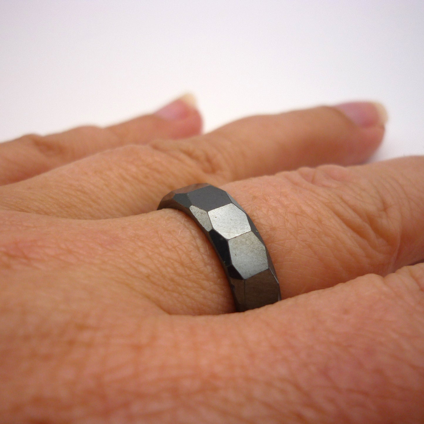 Vintage Black Ceramic Band Size 7.75