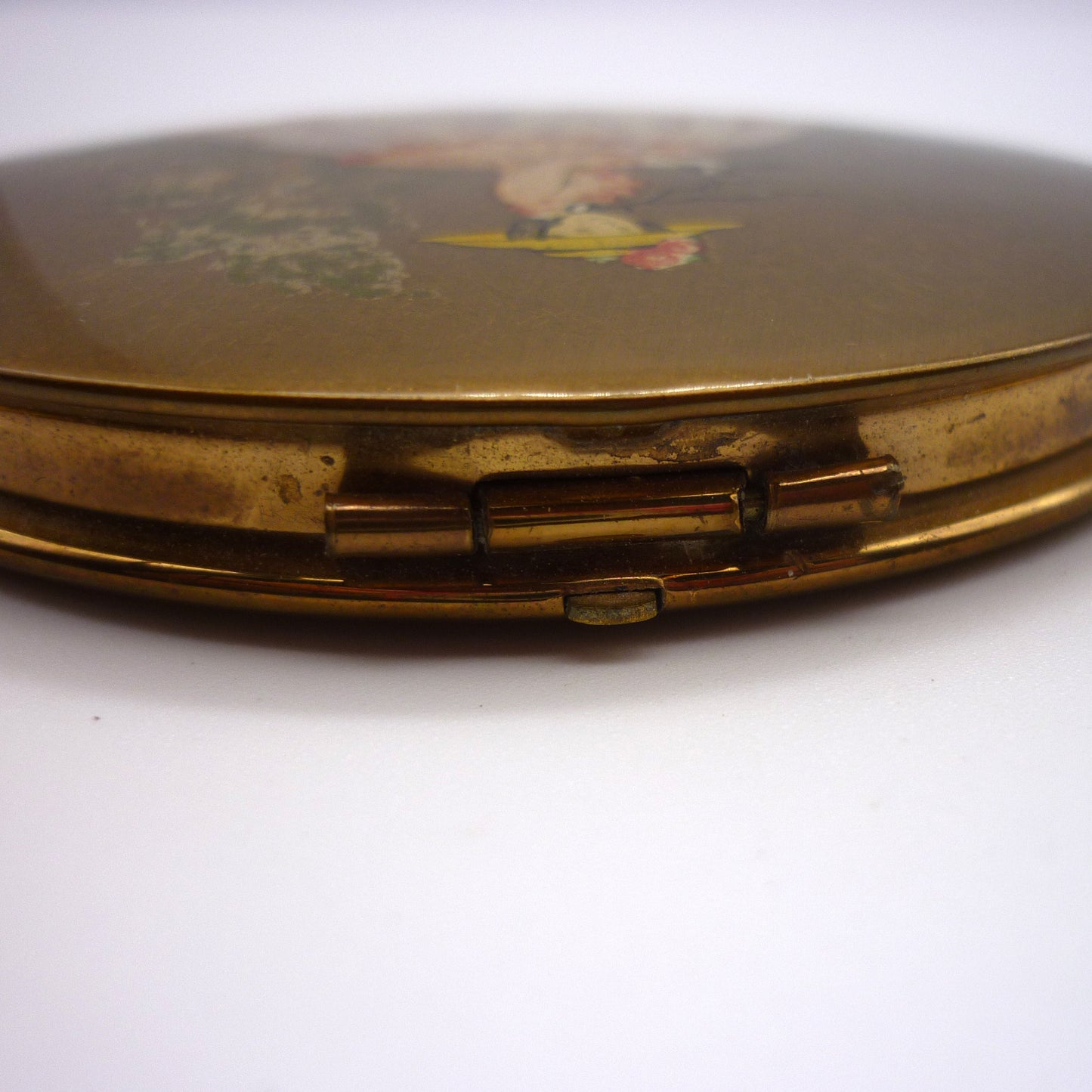 Vintage Fifties Stratton Compact in Hand with Picture of Lady Design