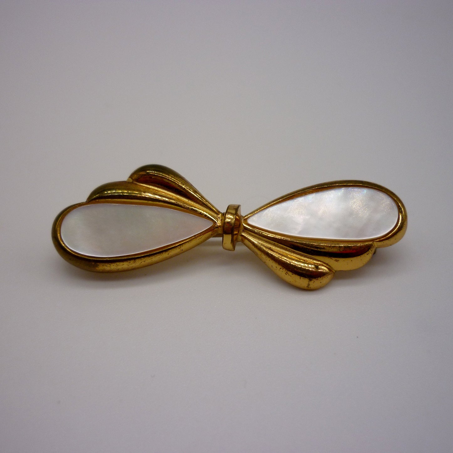 Vintage Gold Tone Bow Brooch with Mother of Pearl Panels