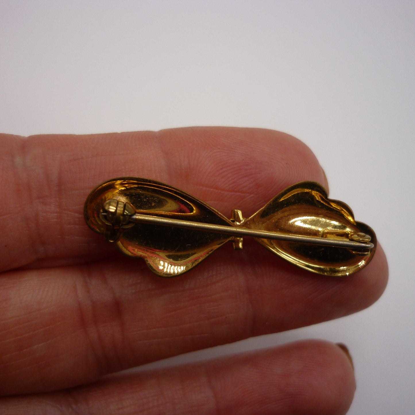 Vintage Gold Tone Bow Brooch with Mother of Pearl Panels