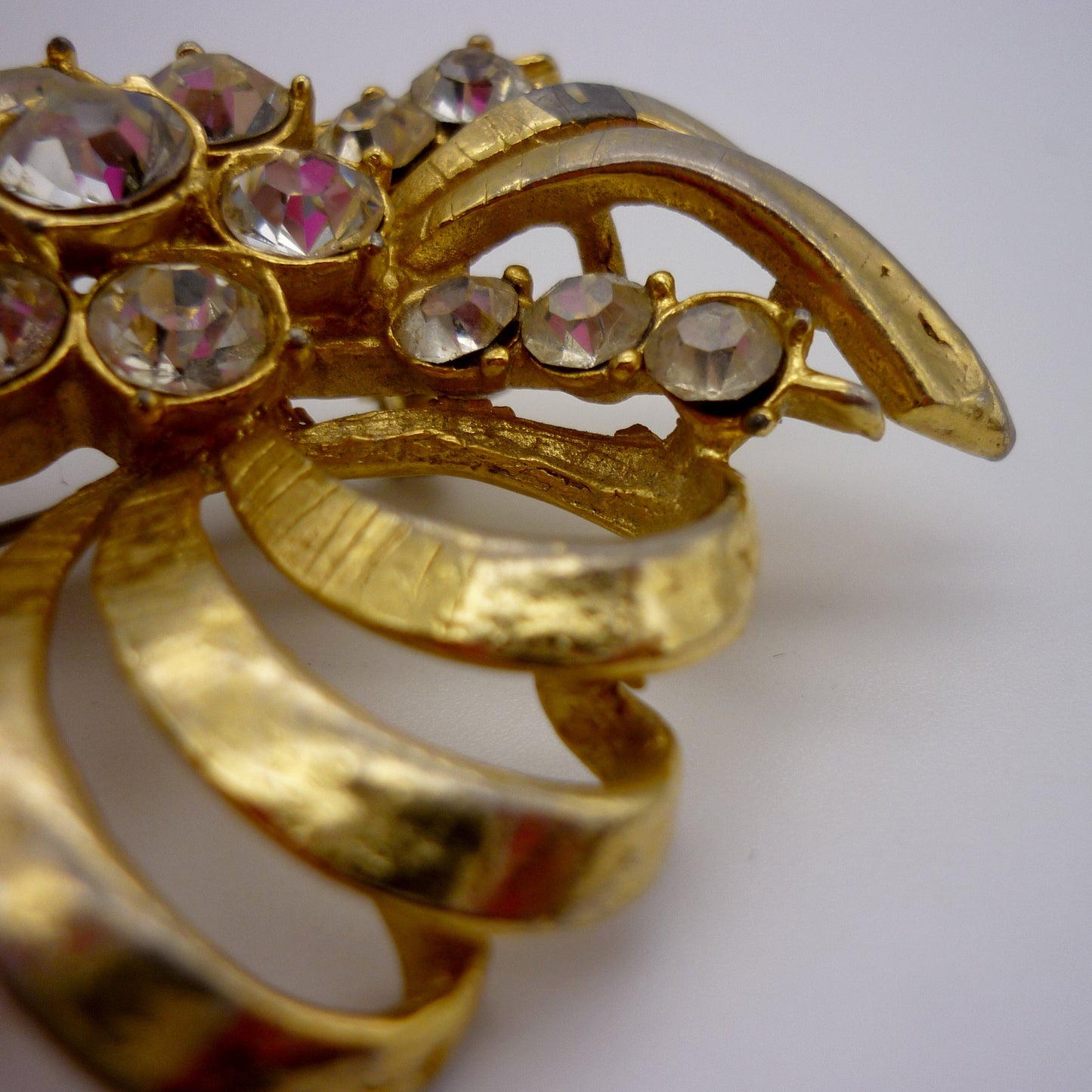 Large Vintage Rhinestone Gold Tone Flower Brooch