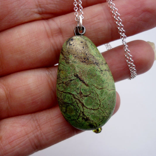 Vintage Marbled Green Teardrop Stone Pendant on Dainty Silver Belcher Chain