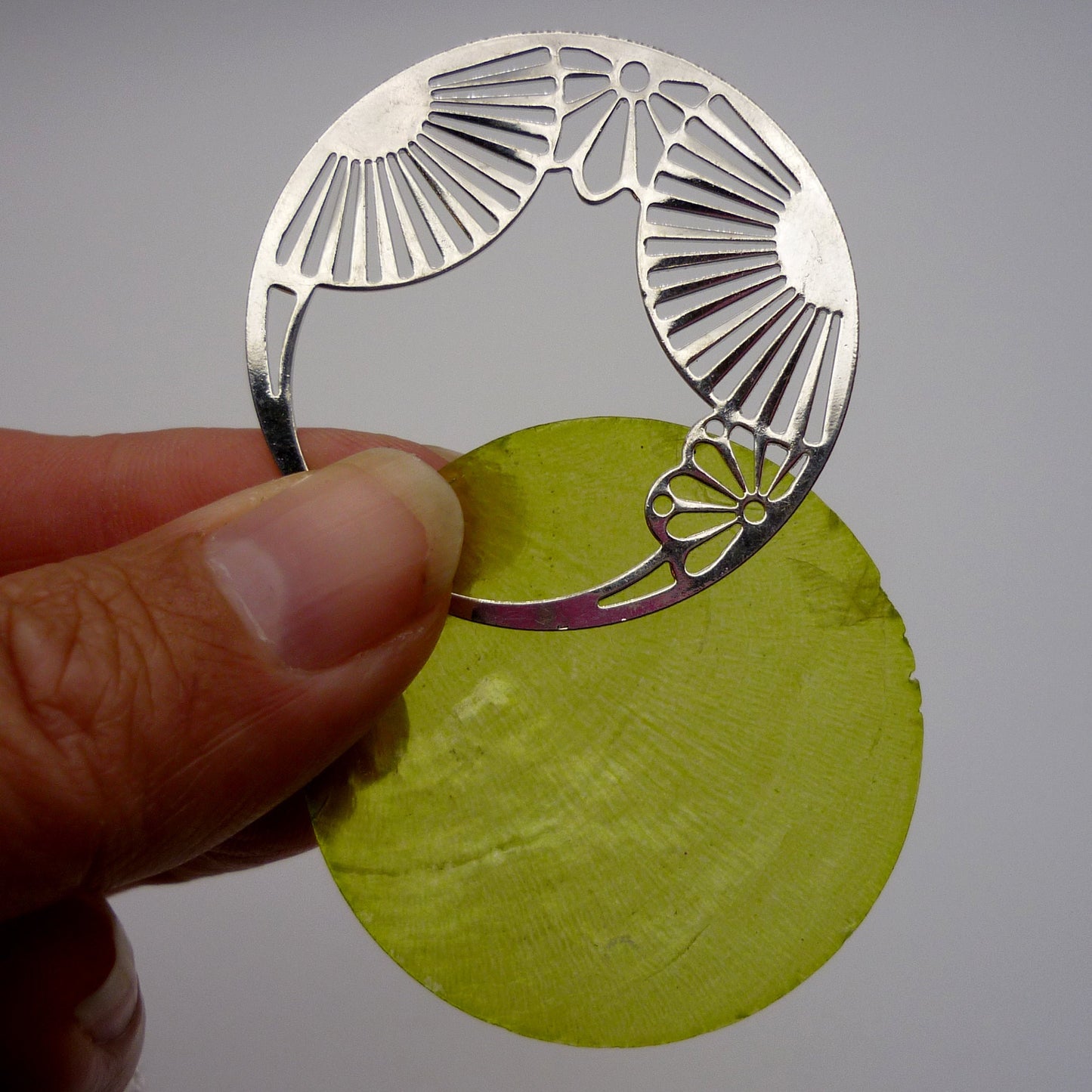 Vintage Layered Green Round Shell Disc Pendant on Dainty Silver Belcher Chain