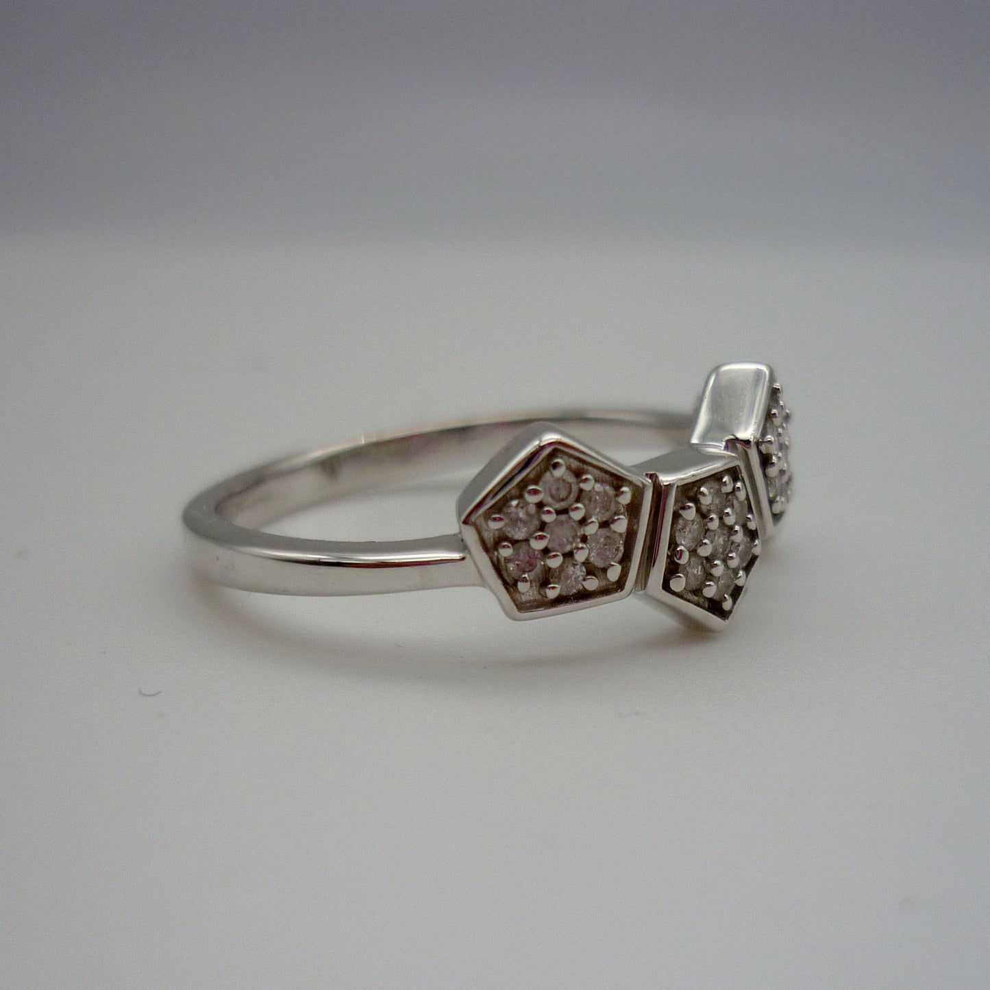 Vintage 9k White Gold Honeycomb Ring, Diamond Set Pentagon Panels on Size 6.5 Band