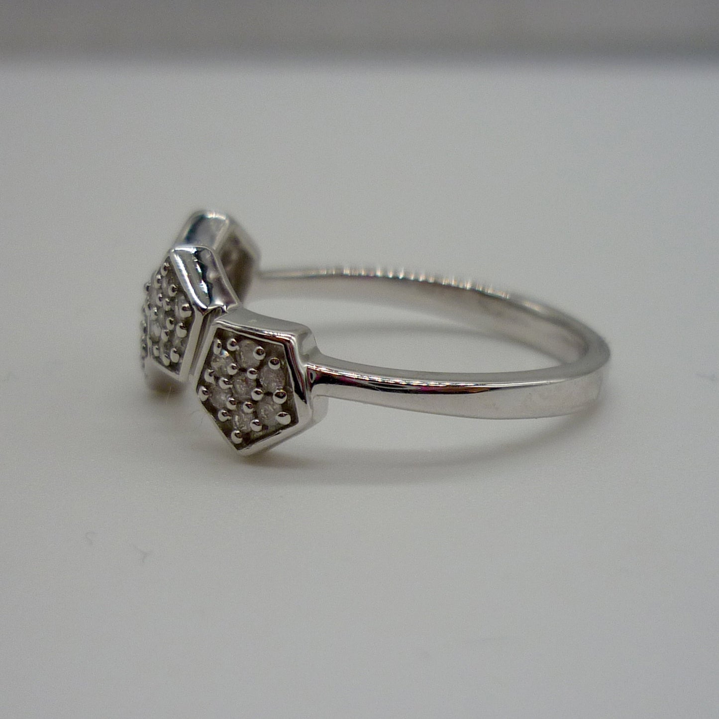 Vintage 9k White Gold Honeycomb Ring, Diamond Set Pentagon Panels on Size 6.5 Band