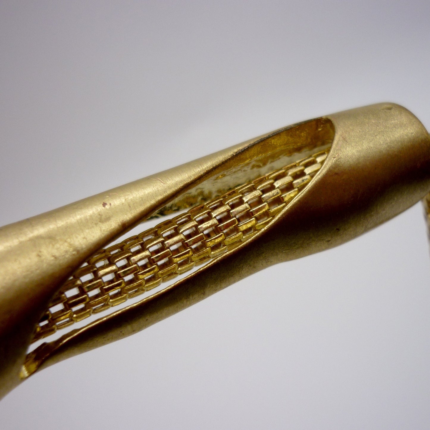 Thick Gold Plated Round Mesh Chain Necklace with Large Statement Horizontal Sliding Pendant