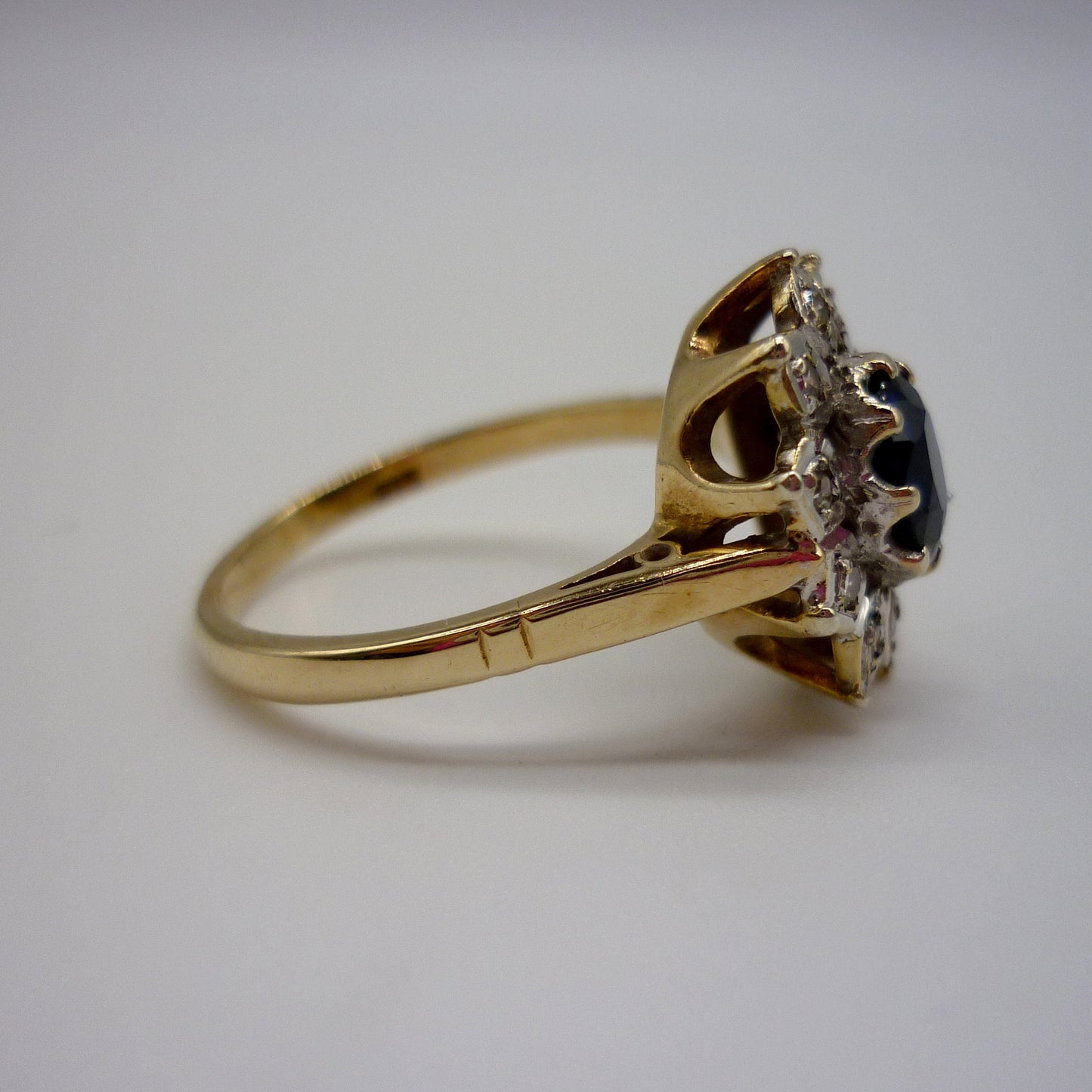 Vintage Sapphire & Diamond Cluster Ring Size 6.5