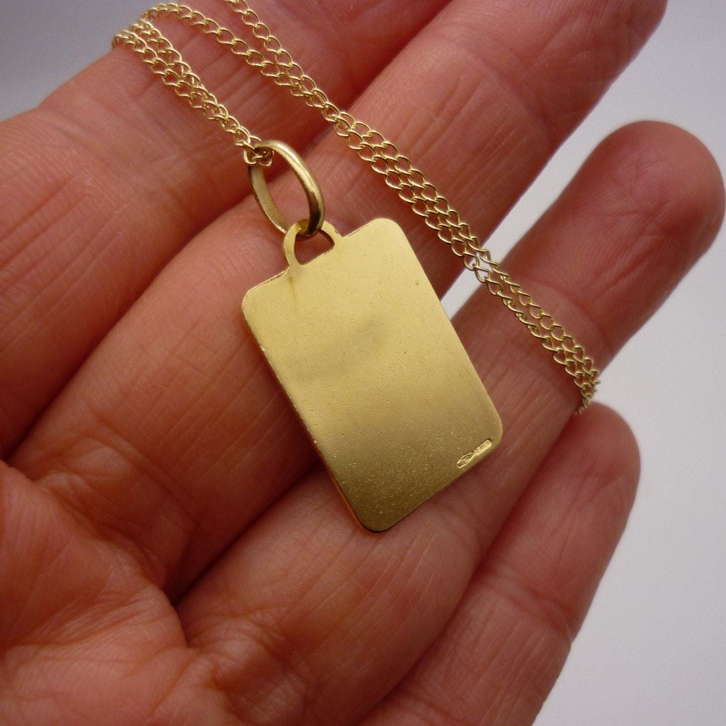 Vintage Italian 18k Yellow Gold Virgin Mary Pendant Necklace