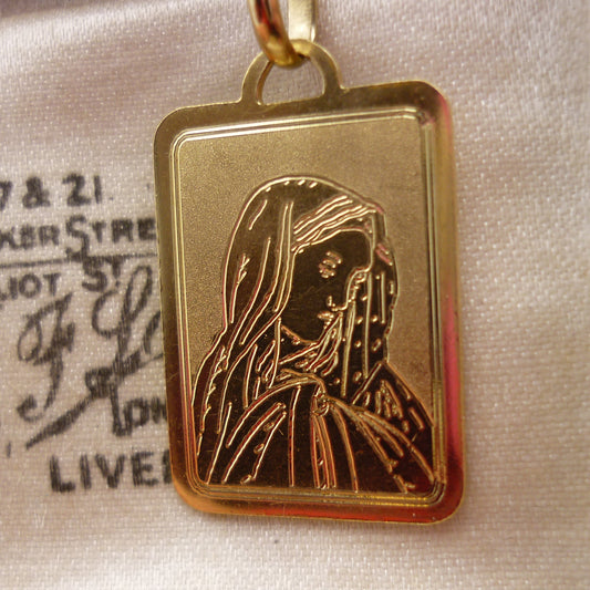 Vintage Italian 18k Yellow Gold Virgin Mary Pendant Necklace