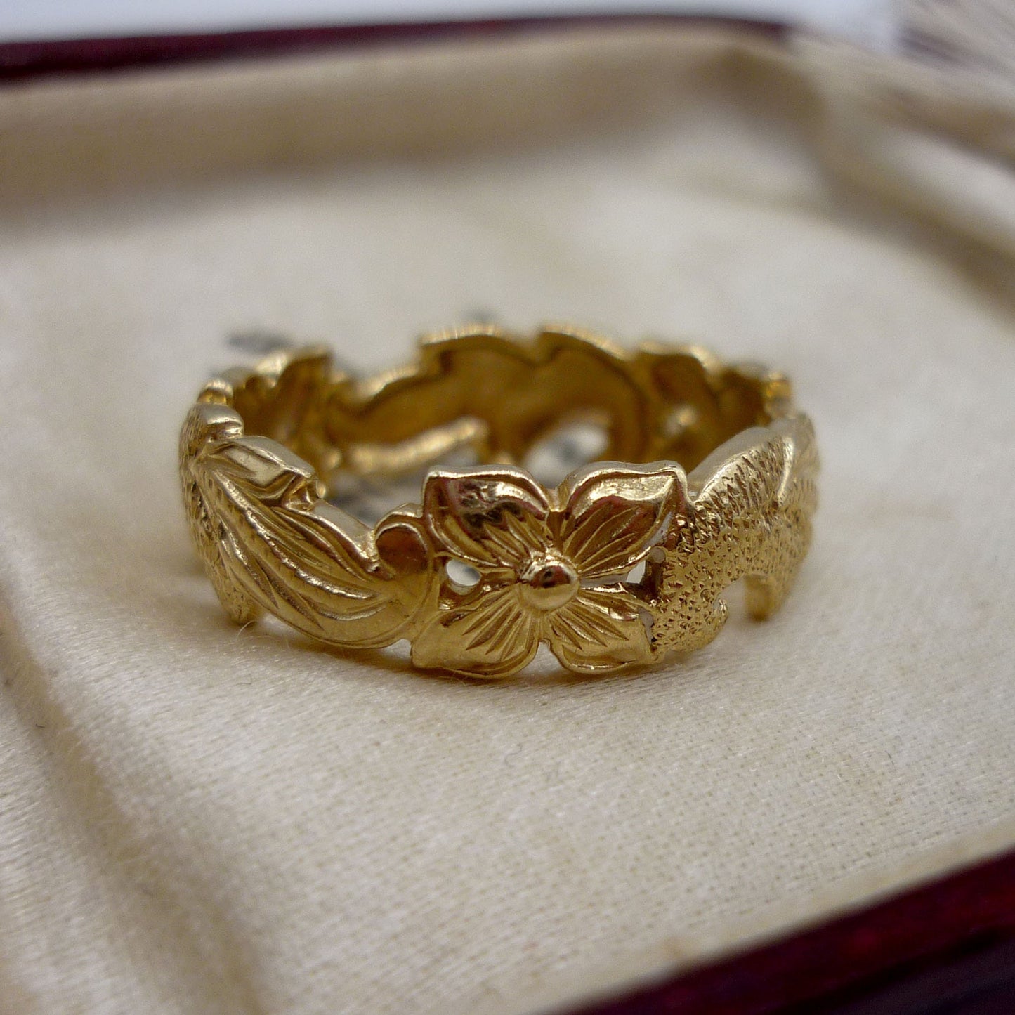 Vintage 14k Hawaiian Gold Wedding Band Size 4.75