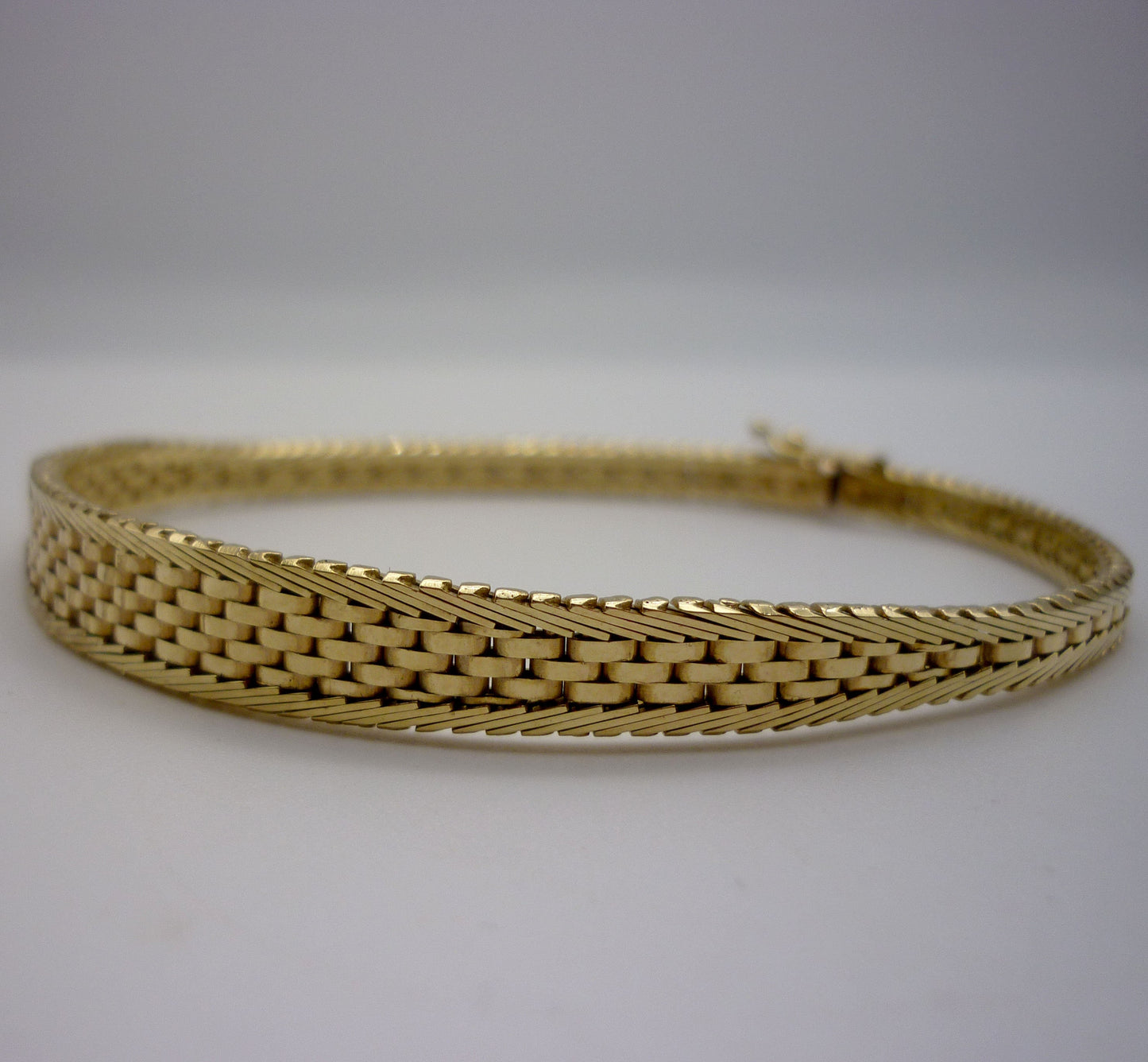 Tapered Gold Woven Mesh Bracelet, Solid 9k Gold 1980s Retro Jewellery Gift For Her