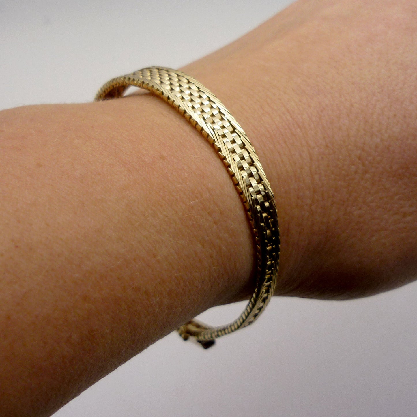 Tapered Gold Woven Mesh Bracelet, Solid 9k Gold 1980s Retro Jewellery Gift For Her