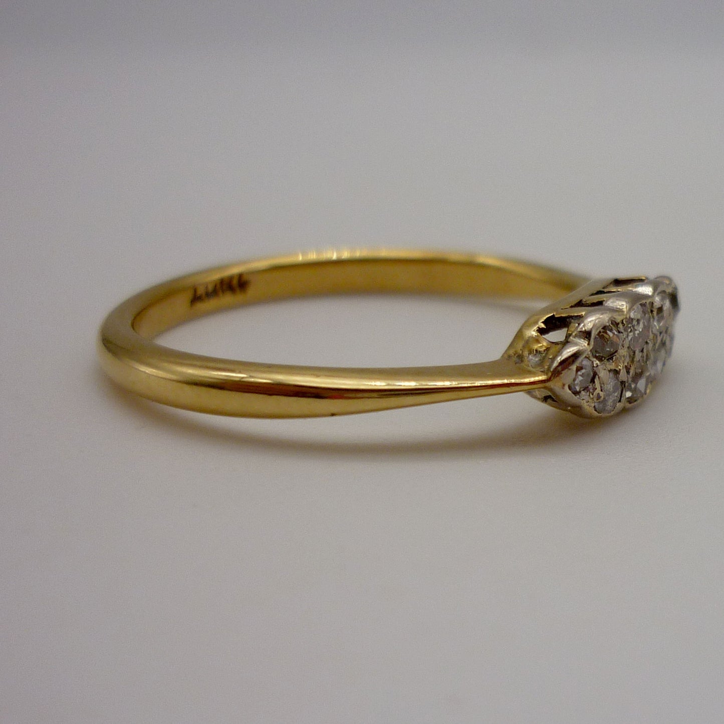 Vintage 18ct Diamond Cluster Ring 8.75