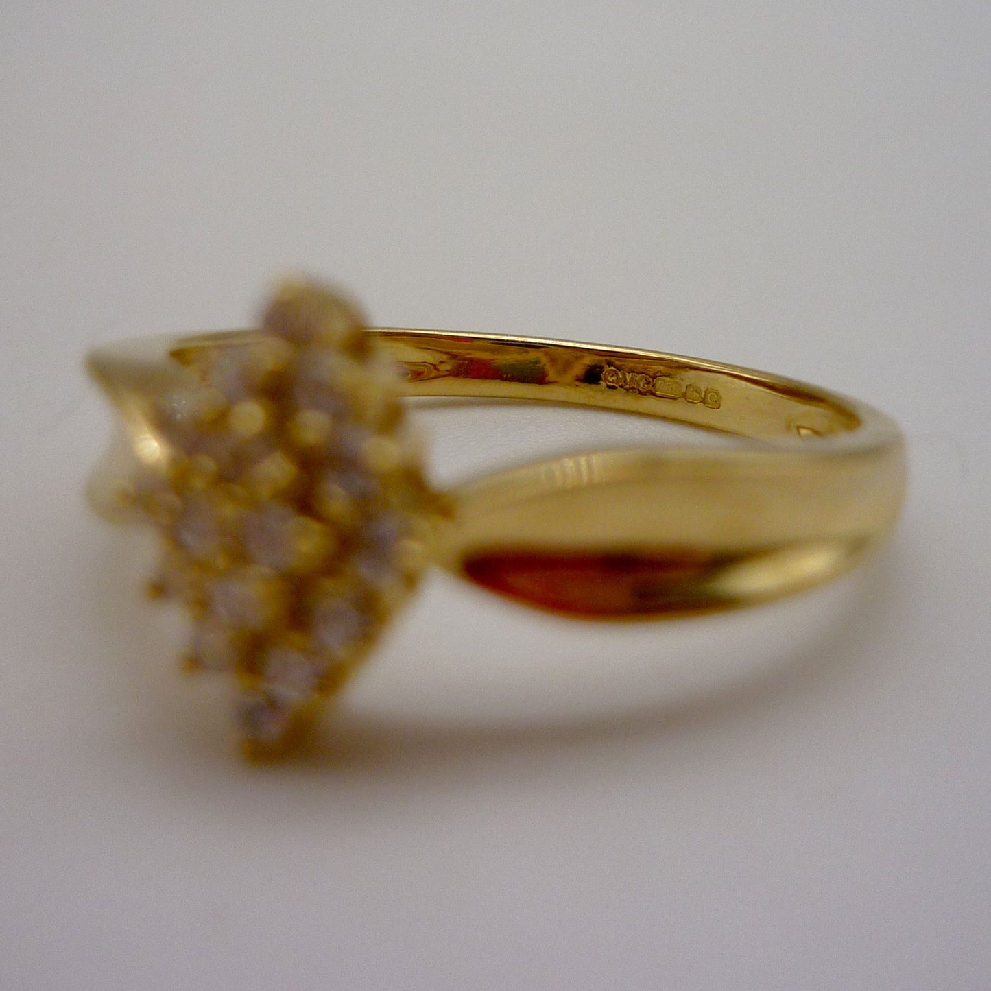 Vintage 18k Gold Simulated Diamond Cluster Ring - Size 6.5
