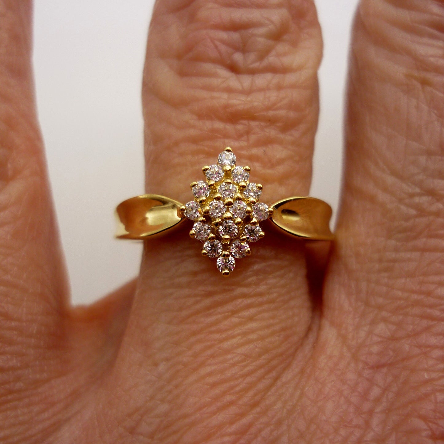 Vintage 18k Gold Simulated Diamond Cluster Ring - Size 6.5