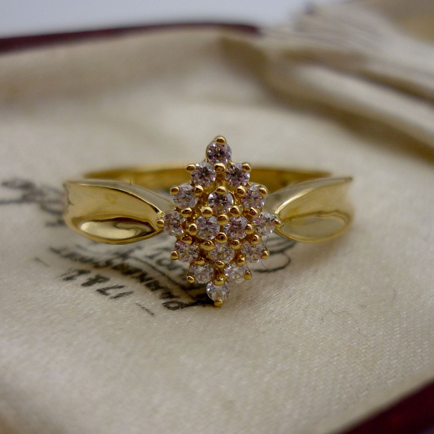 Vintage 18k Gold Simulated Diamond Cluster Ring - Size 6.5