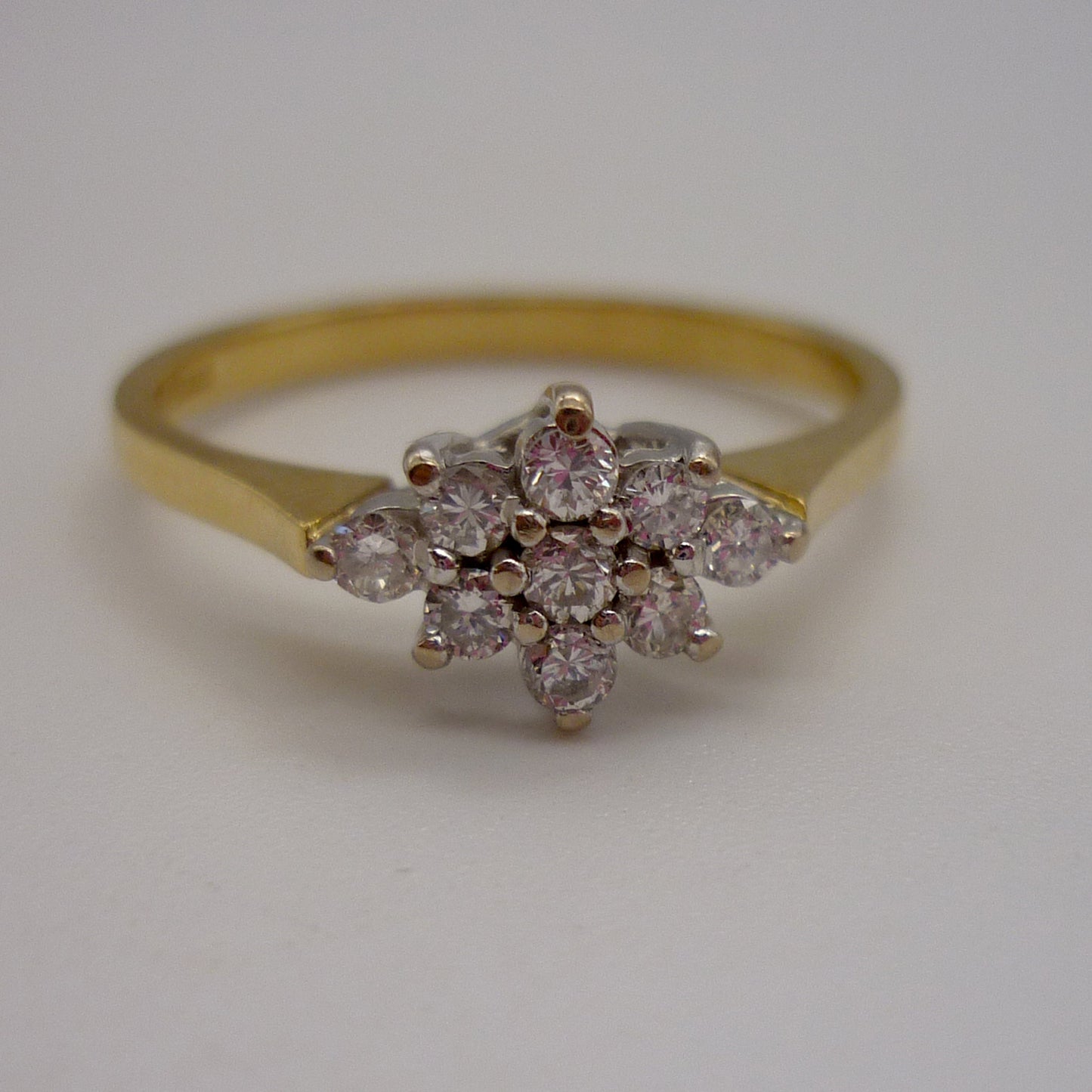 Vintage 18k Diamond Cluster Ring Size 6.5